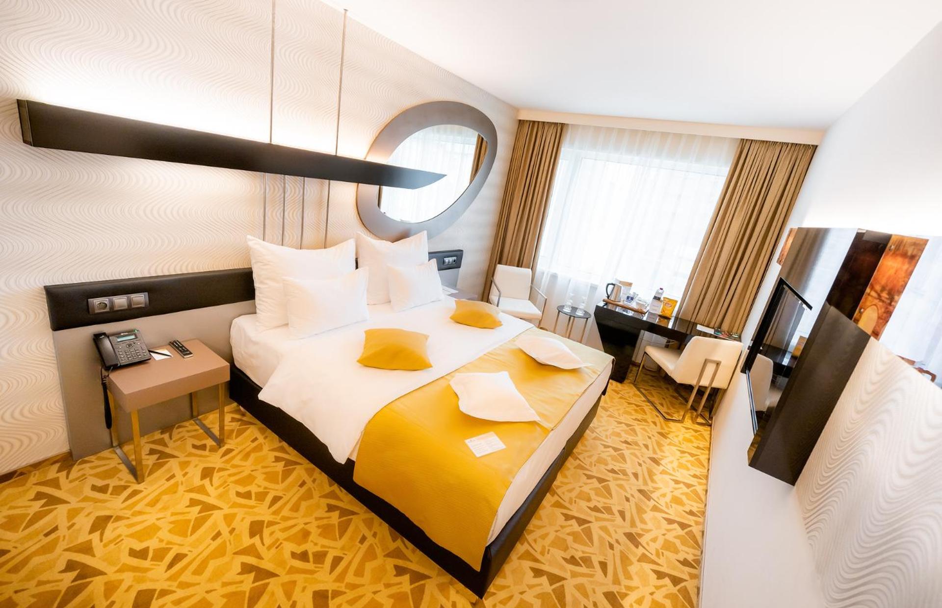 Deluxe Double Room - Photo 7