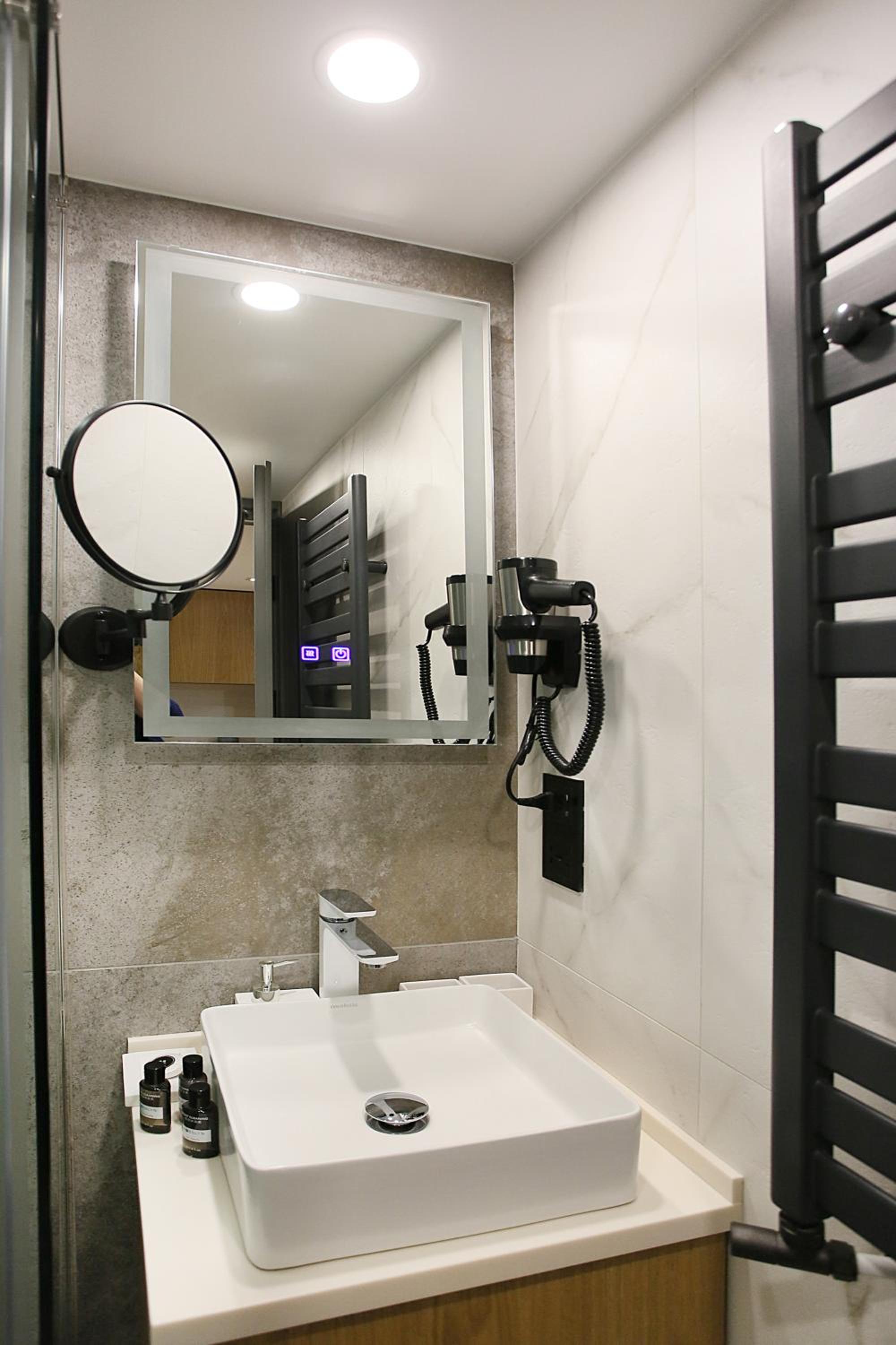Studio - Split Level - Photo 36