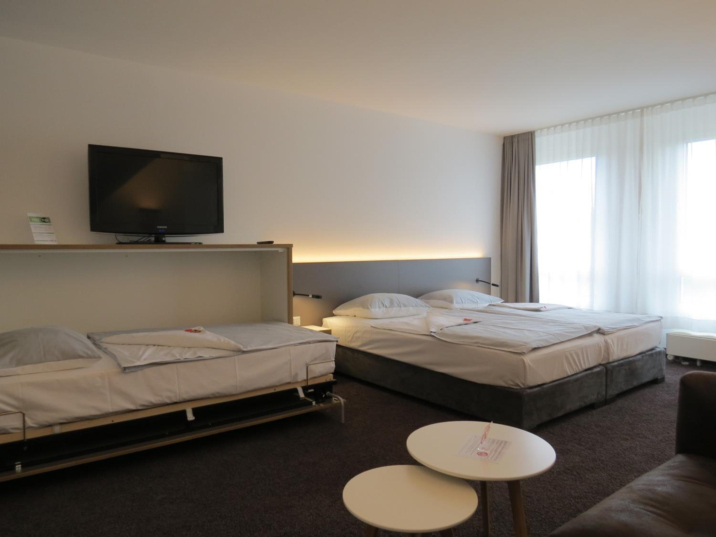 Economy Quadruple Room - Photo 1