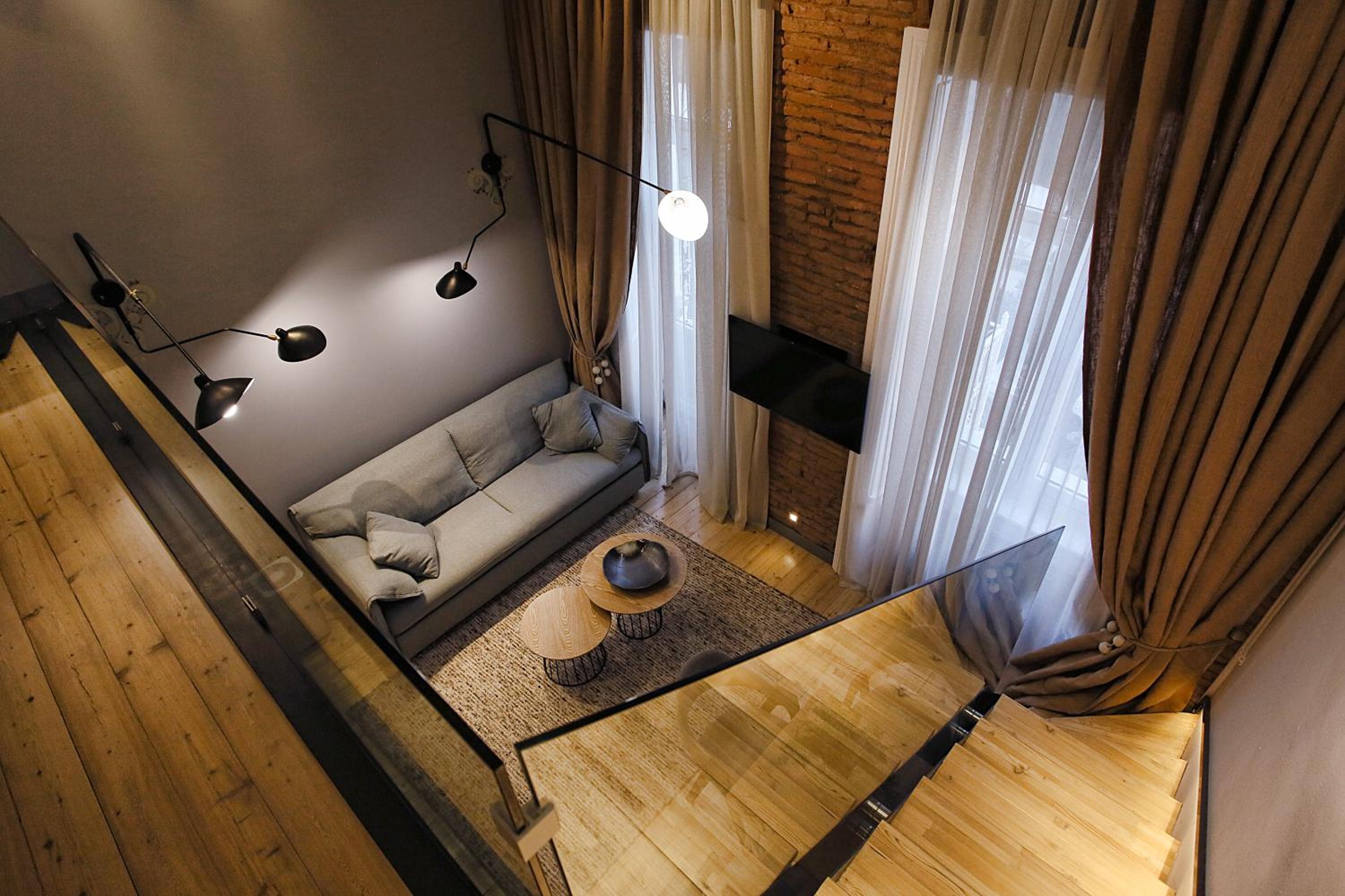 Studio - Split Level - Photo 38