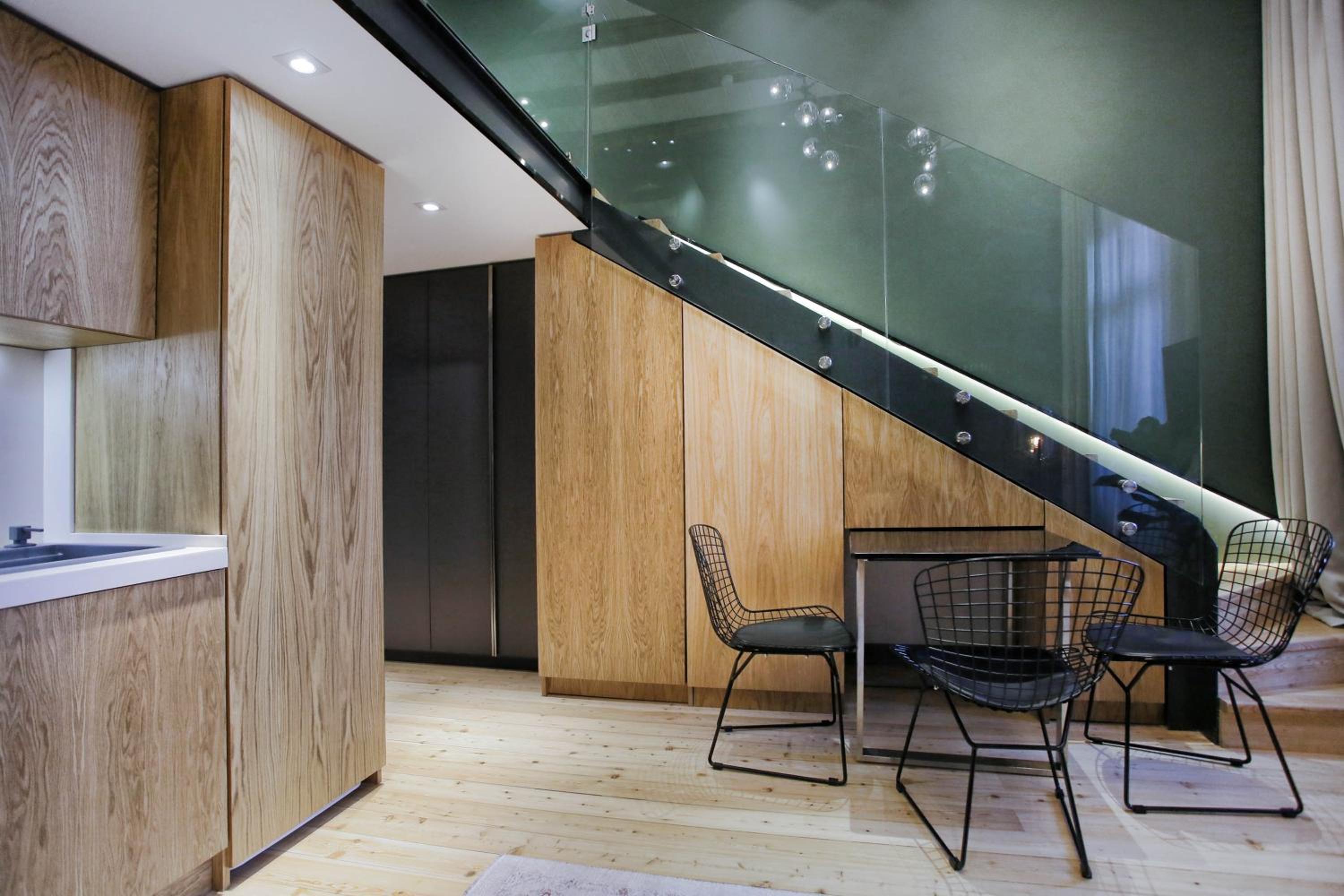 Studio - Split Level - Photo 11