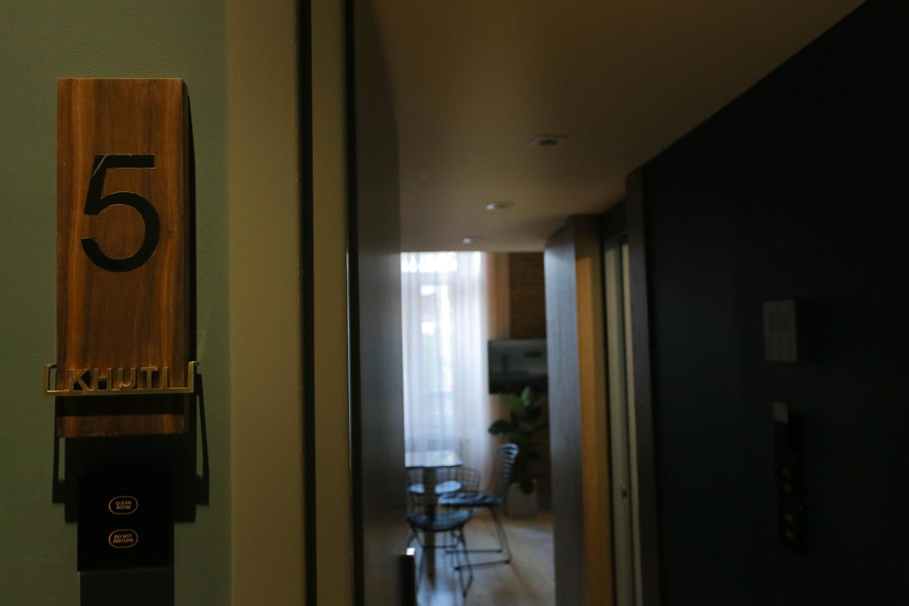 Studio - Split Level - Photo 12