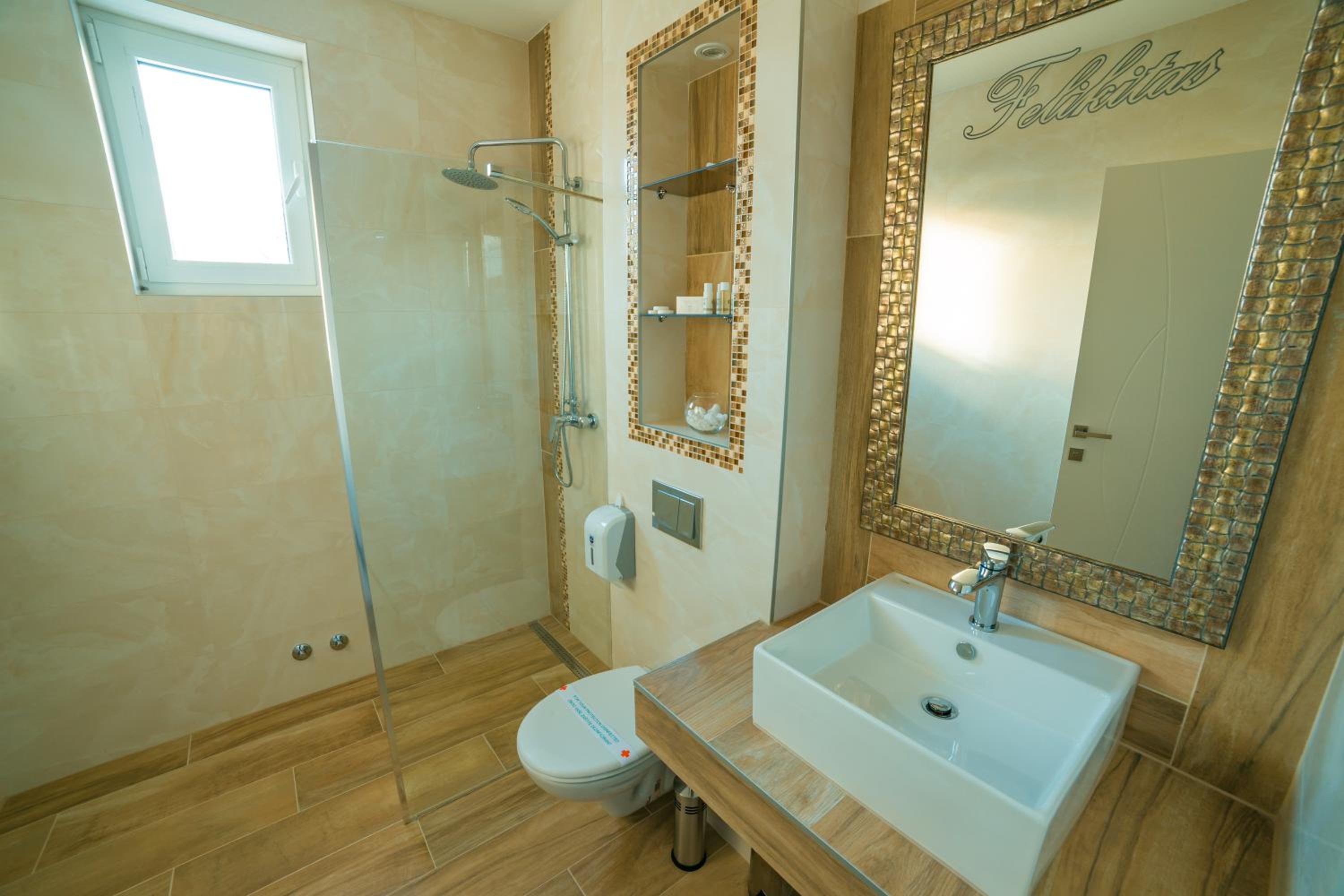 Quadruple Room photo 1