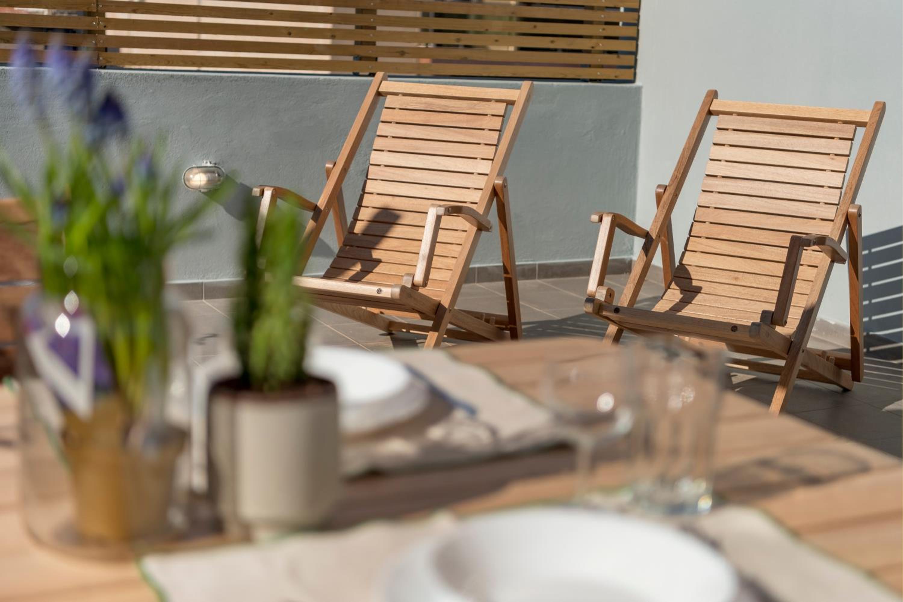Apartment with Terrace - Photo 2