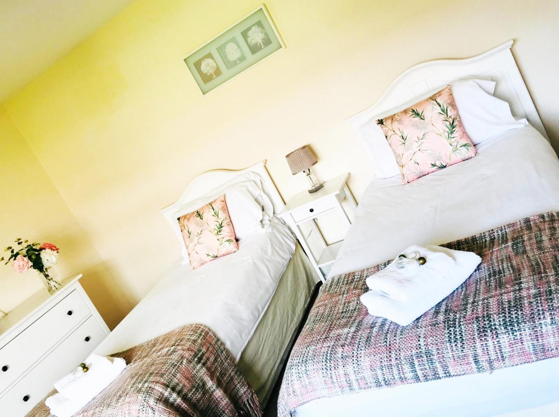 Twin Room - Photo 4