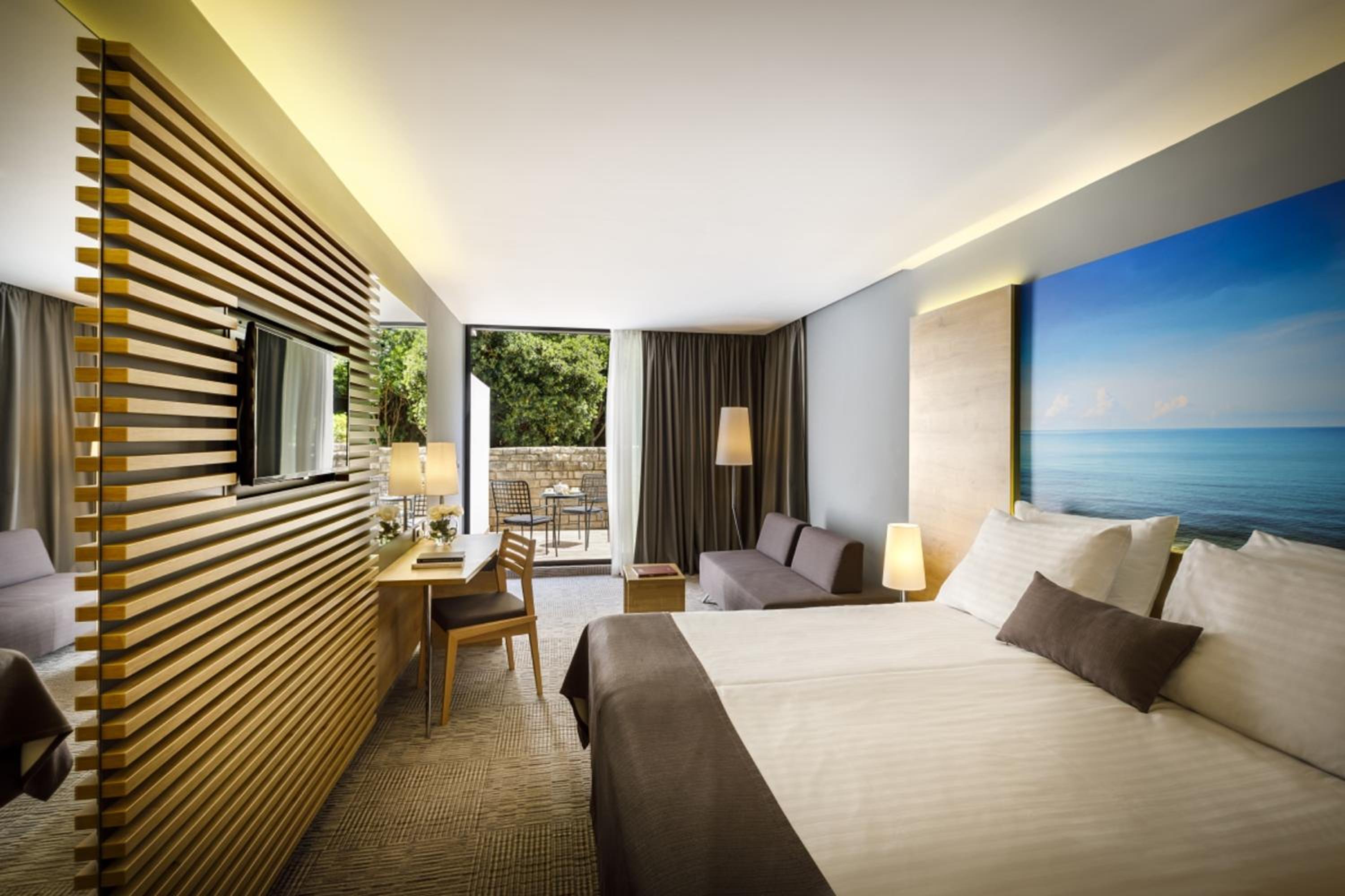 Room for 2+2