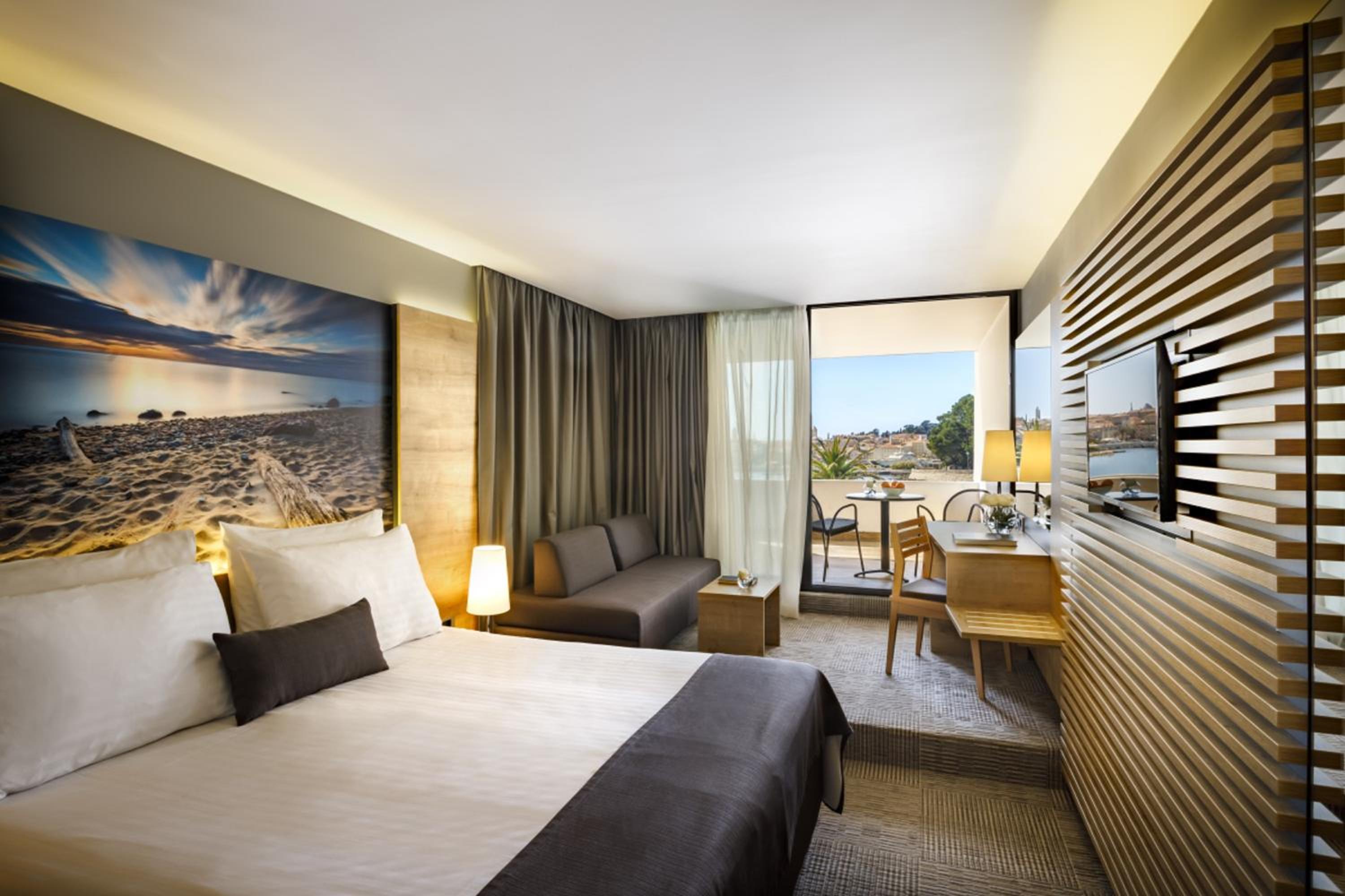 Room For 2+2 Seaview - Photo 1