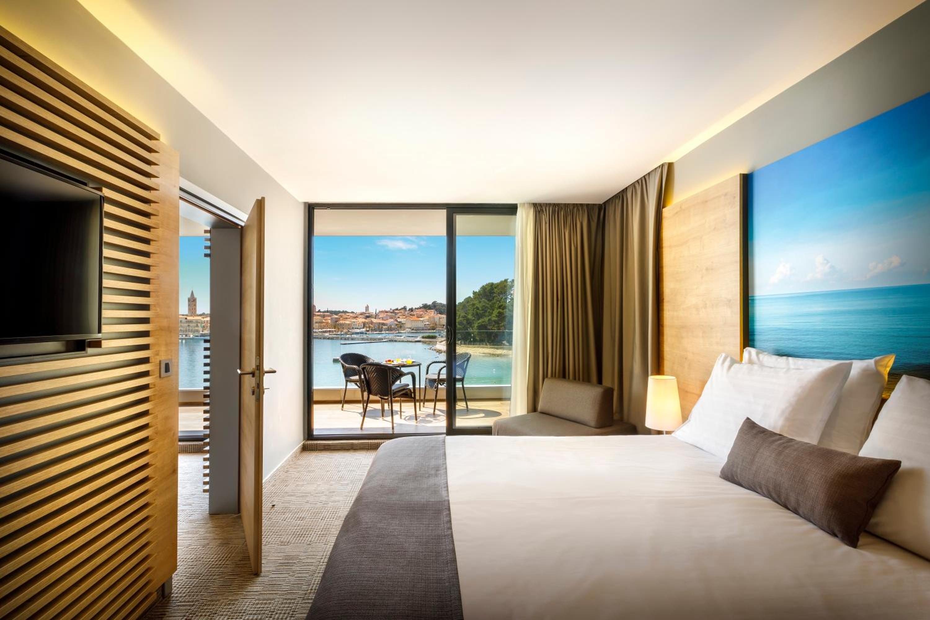 Suite for 2+3 Seaview