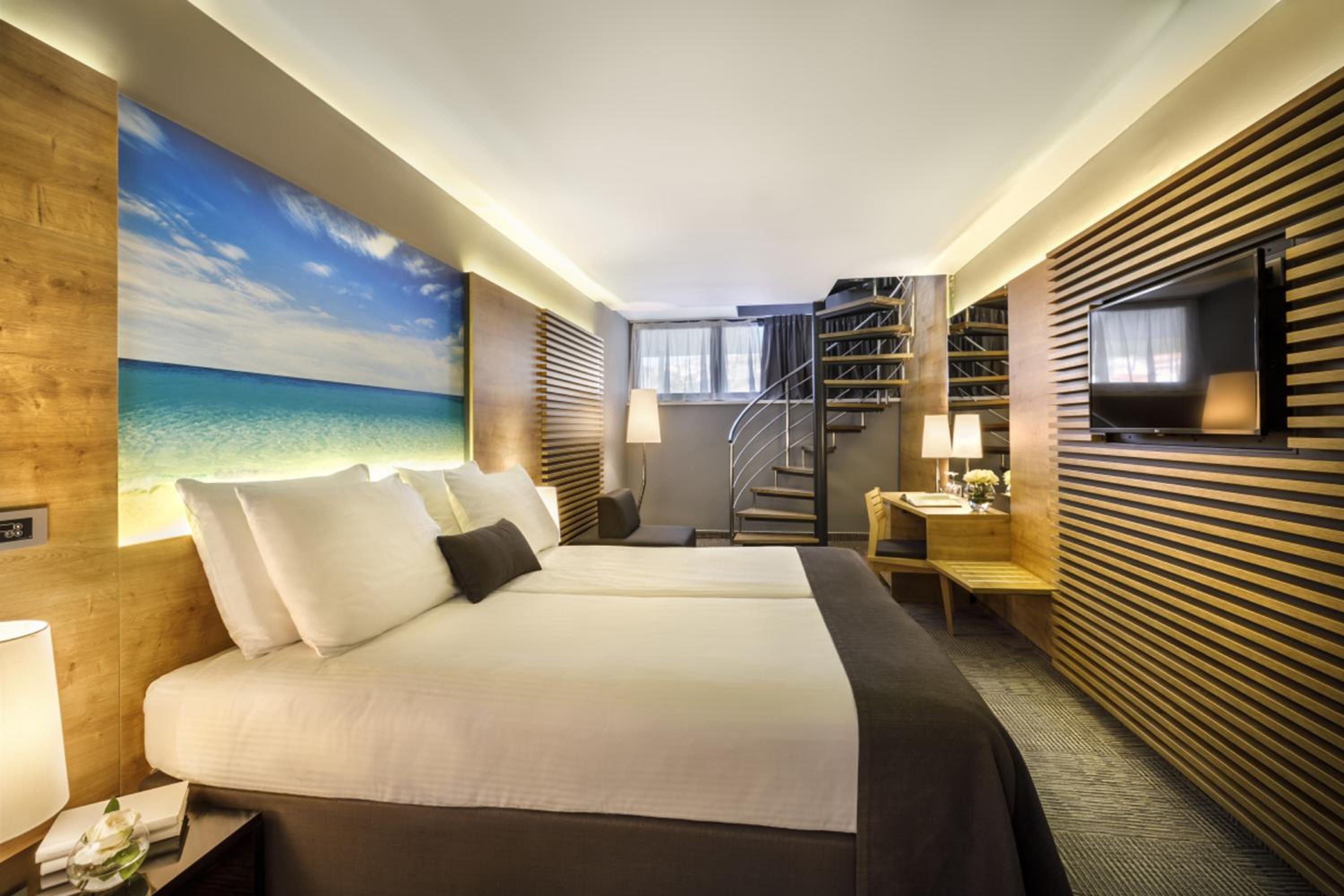 Suite for 2+3