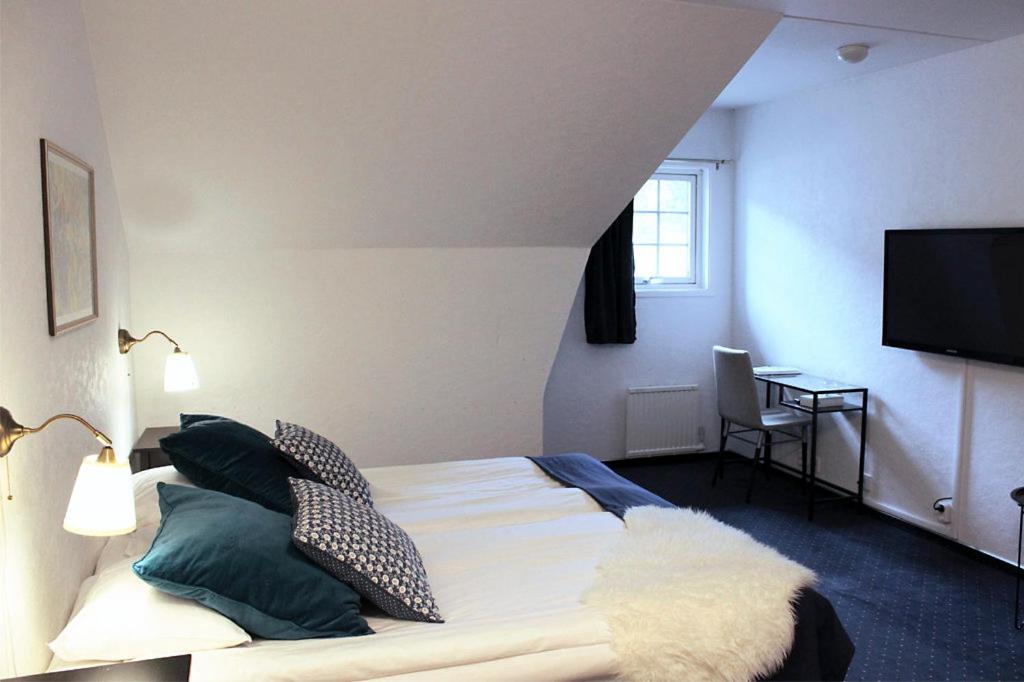 Superior Double or Twin Room photo 3