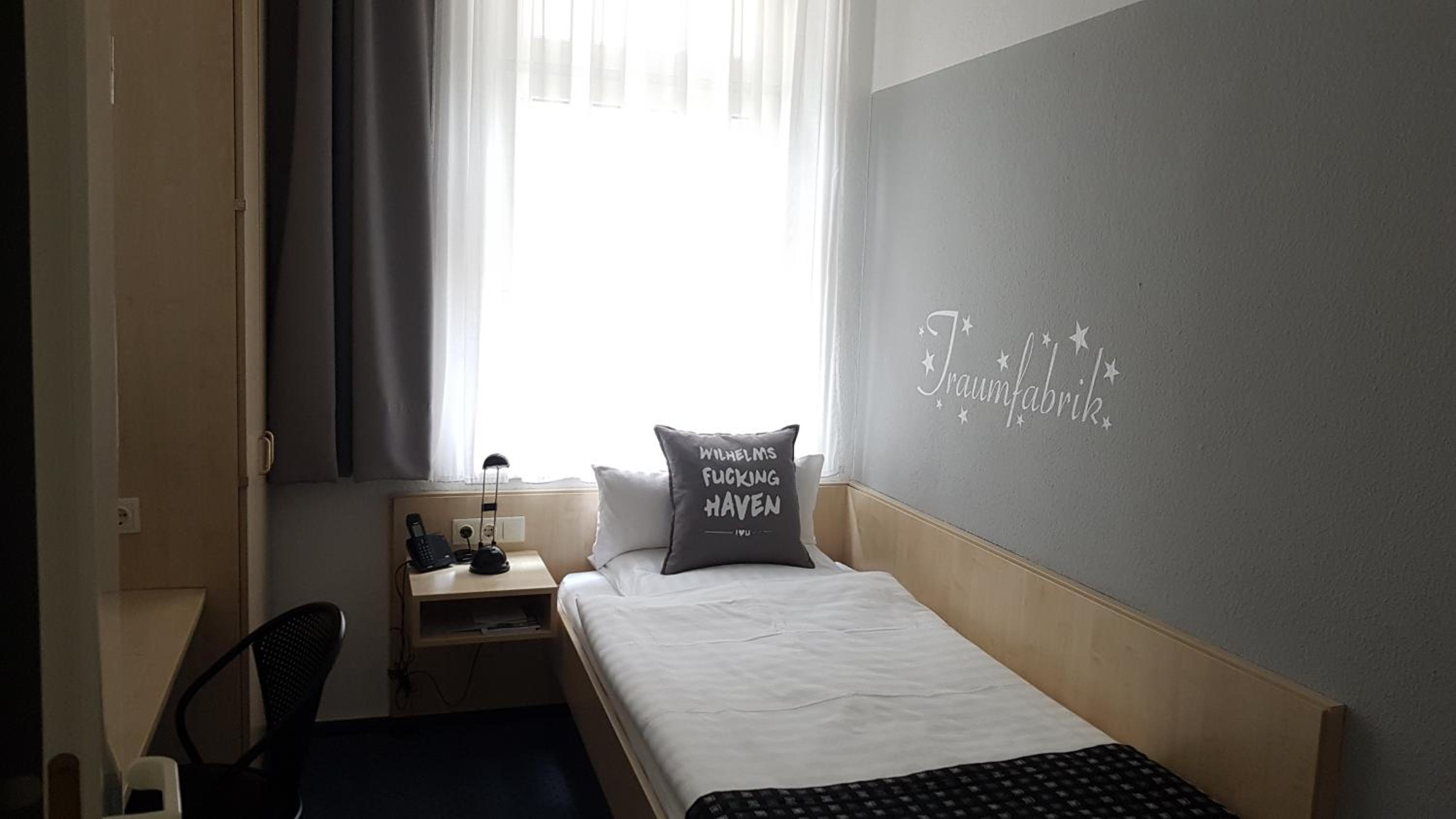 Single Room photo 1