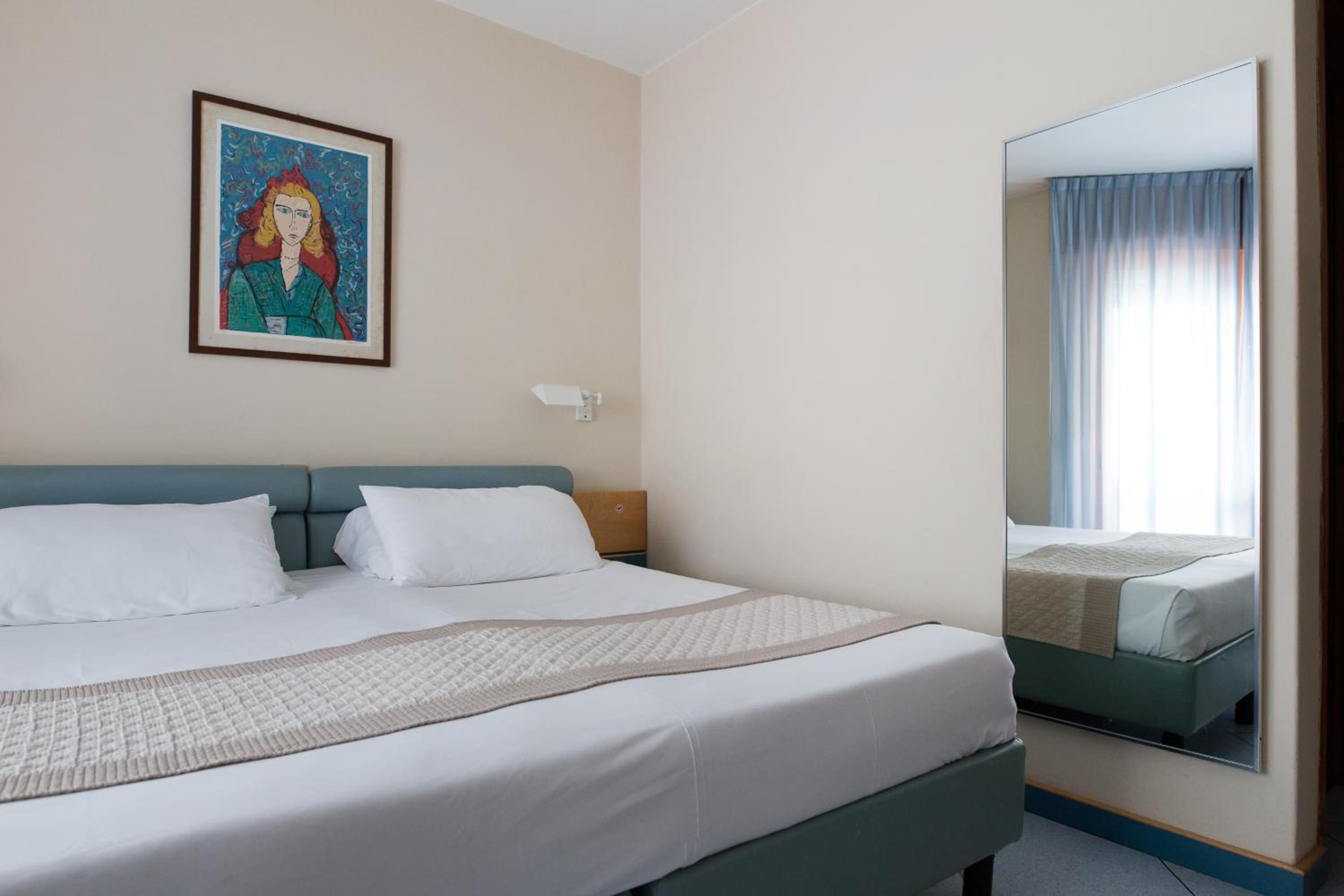 Double Room with Side Sea View photo 1