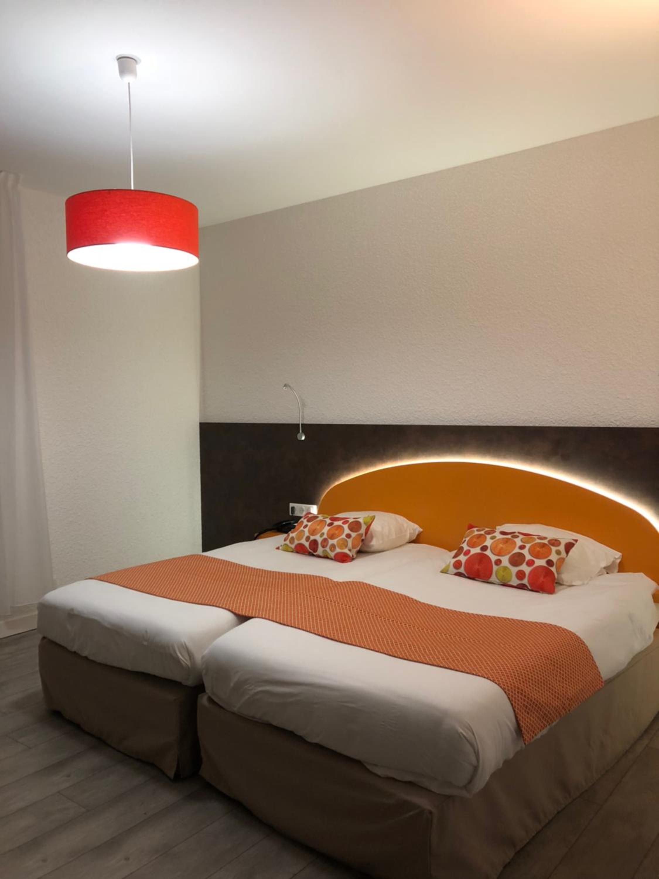 Double Room - Disability Access photo 3