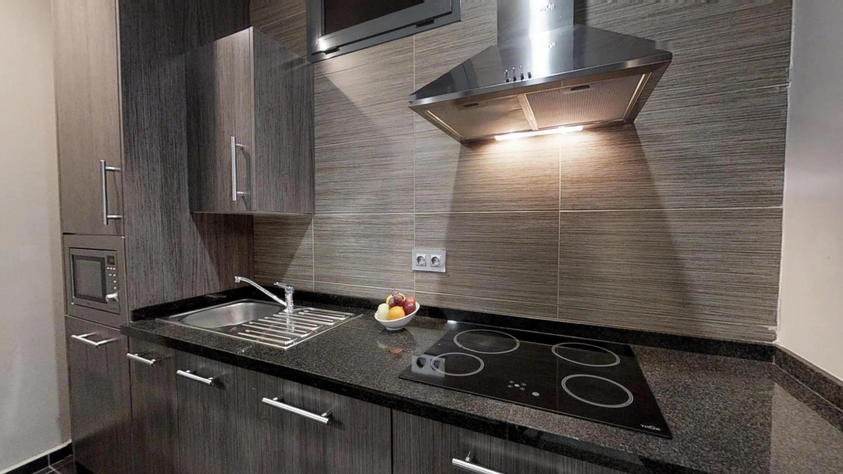 Two-Bedroom Apartment (5 Adults) - Photo 9