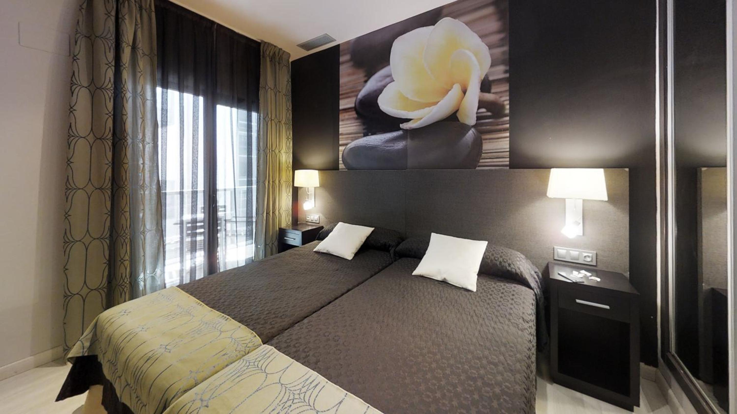Two-Bedroom Apartment (5 Adults) - Photo 1