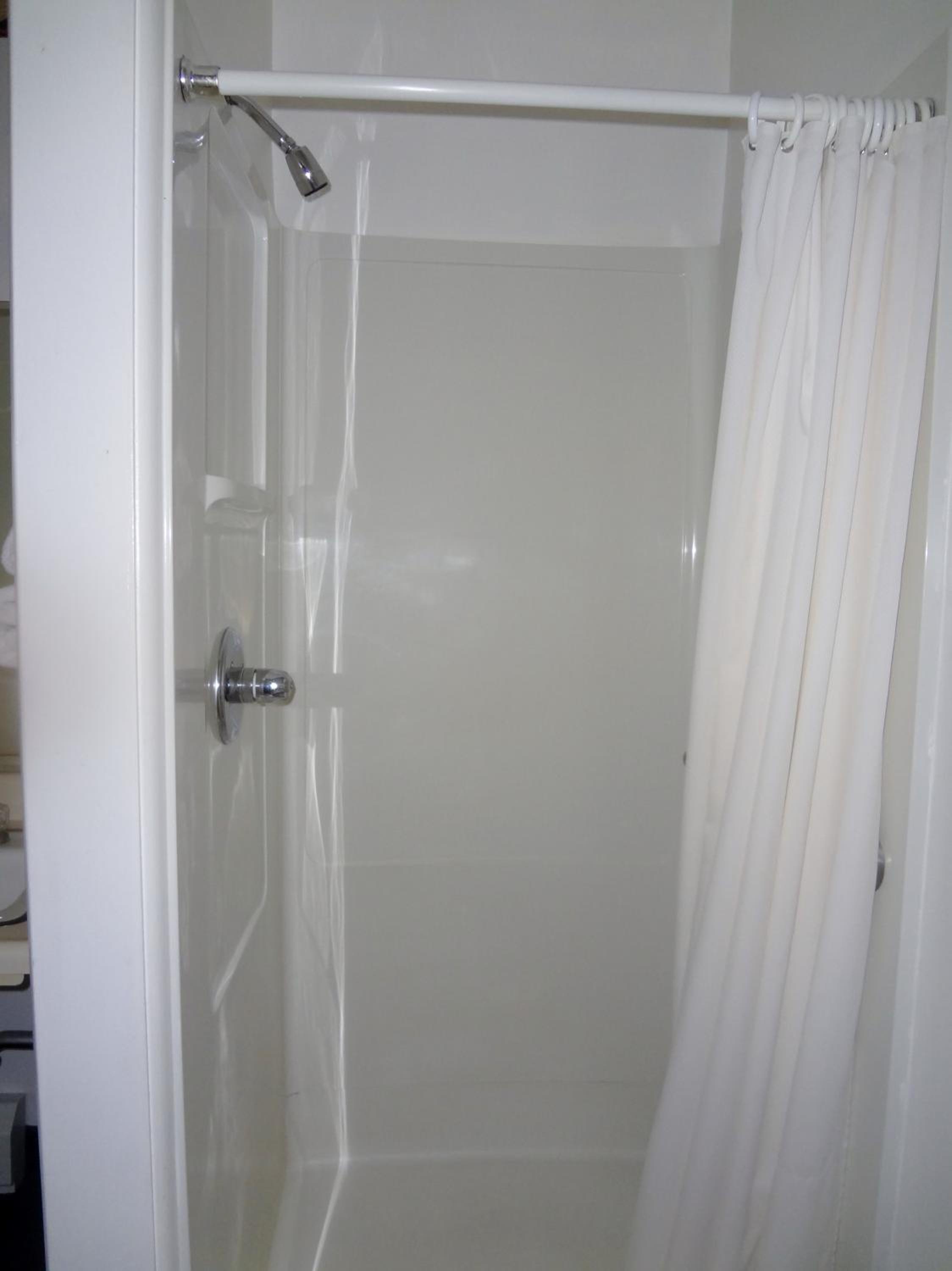 Queen Room - Photo 12