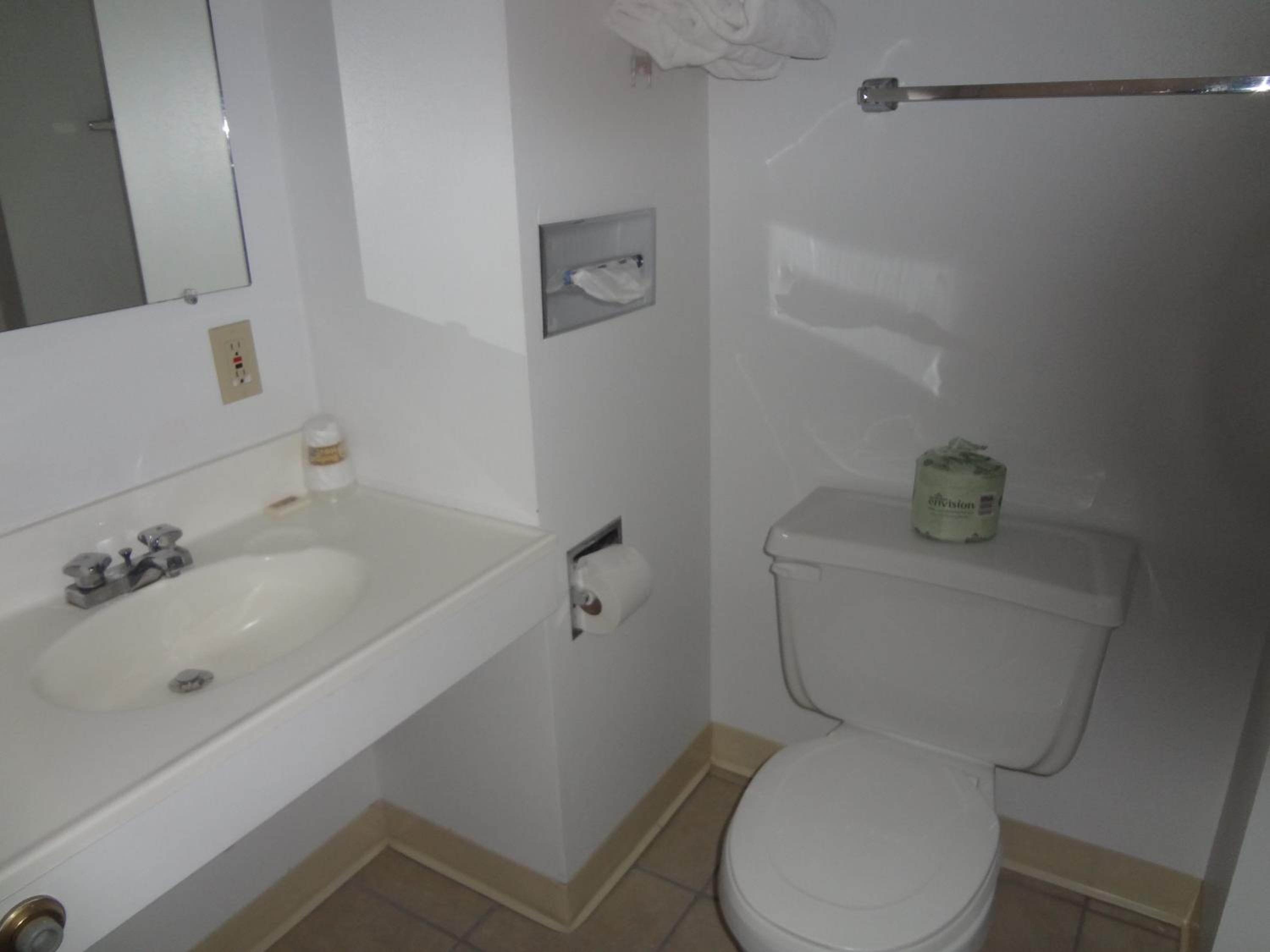 Double Room with Two Double Beds - Photo 19