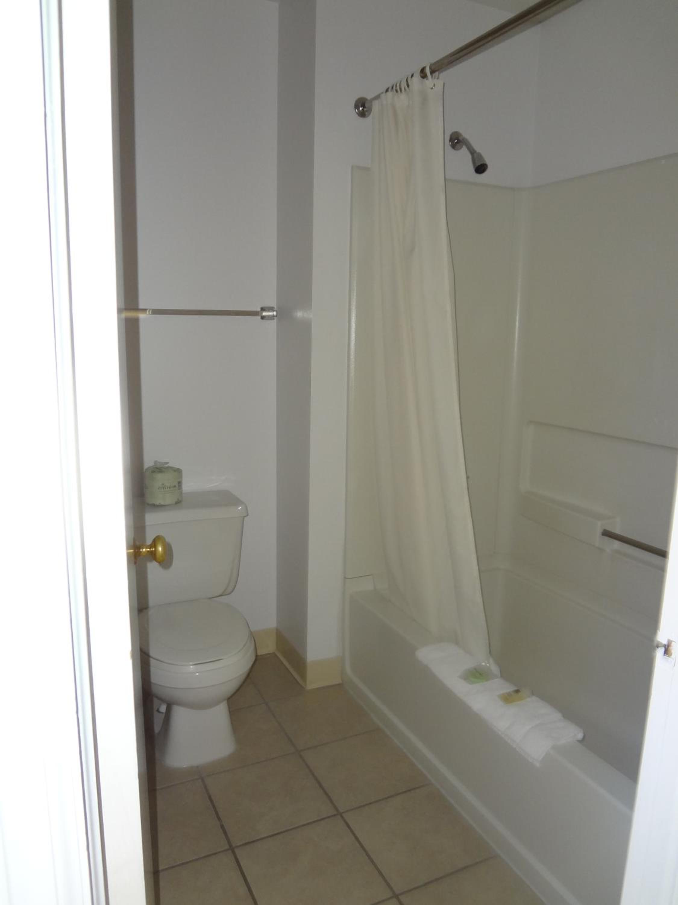 Double Room with Two Double Beds - Photo 6
