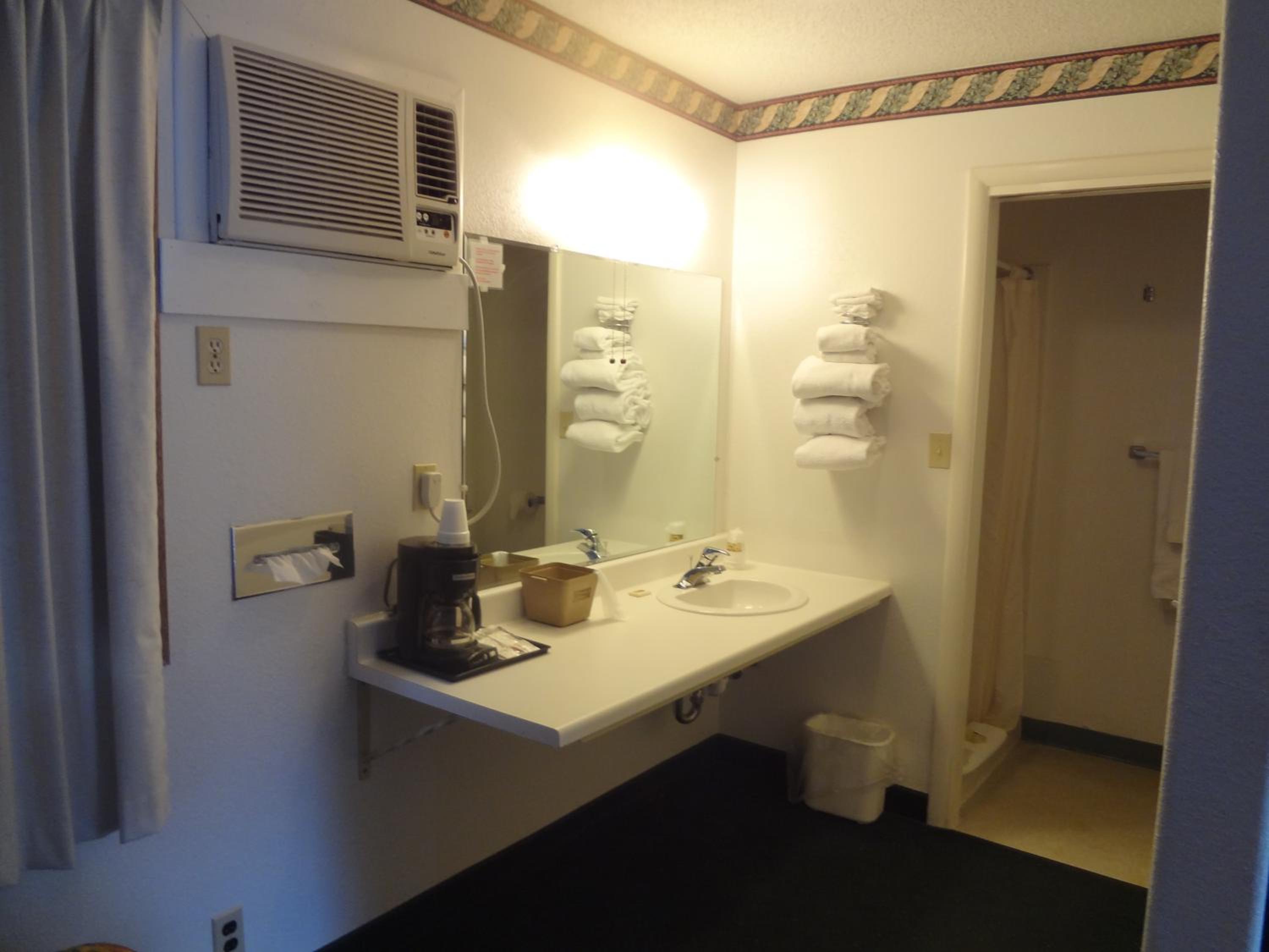 Double Room with Two Double Beds - Photo 7