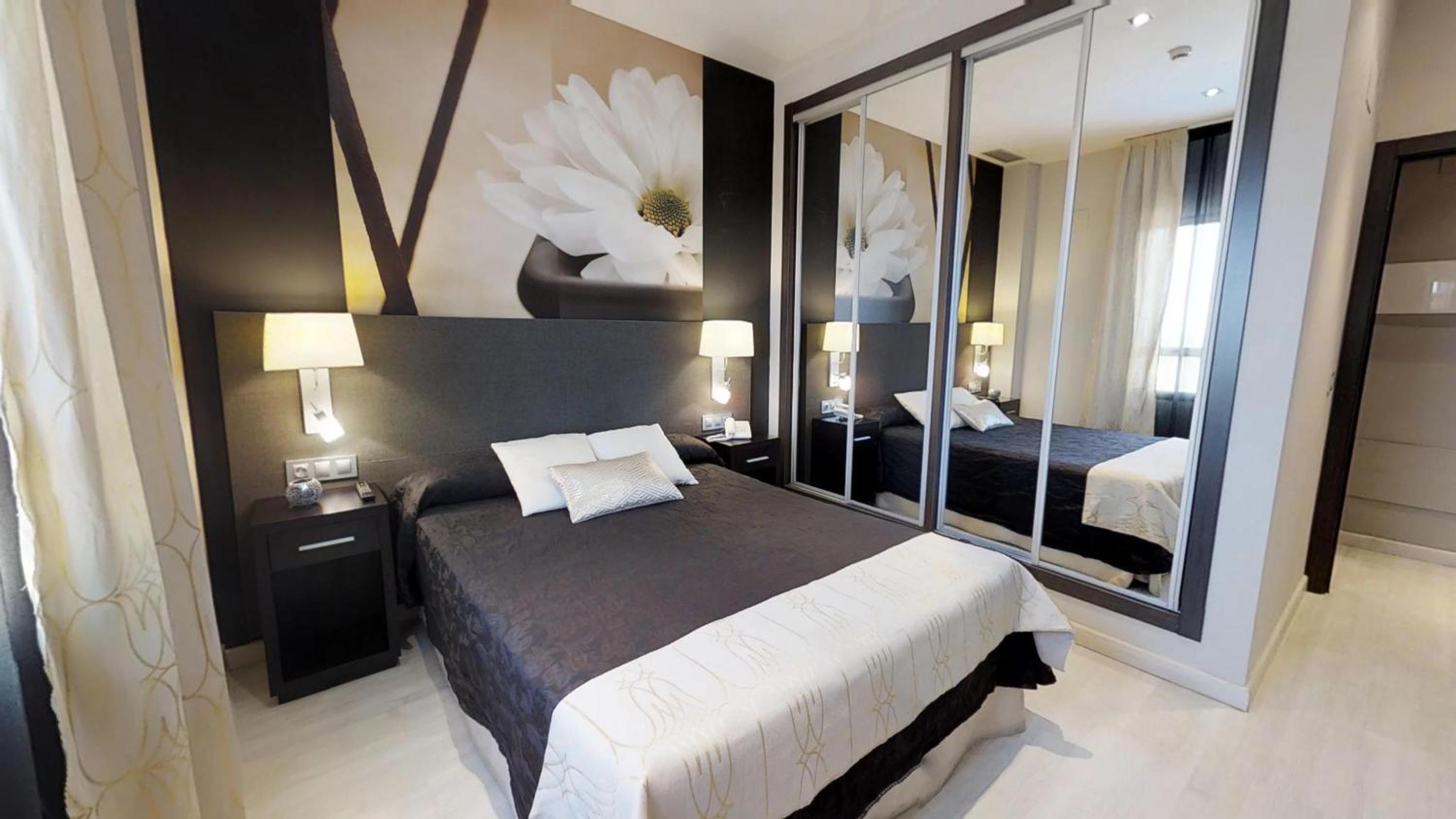 Two-Bedroom Apartment (5 Adults) - Photo 3