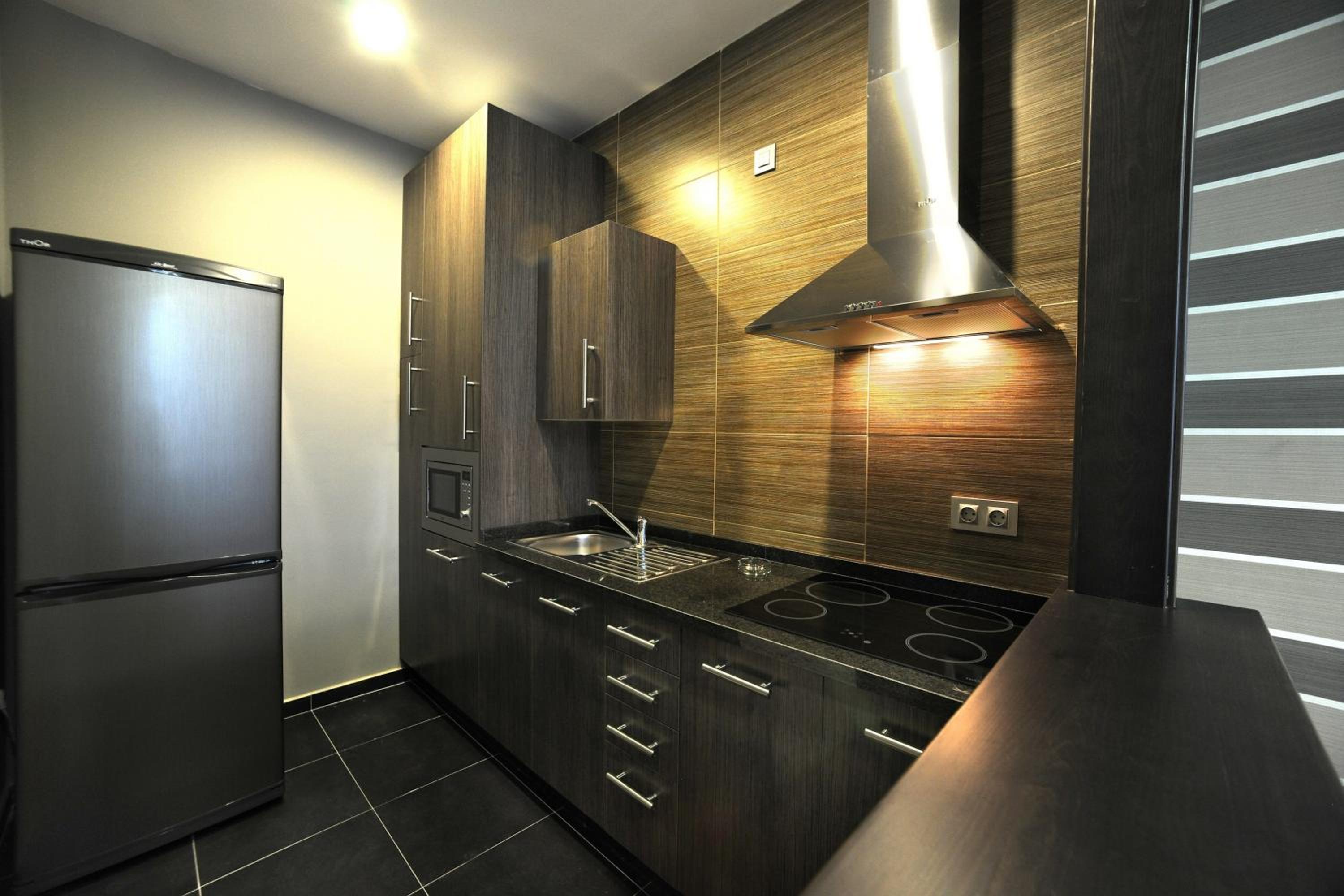 Two-Bedroom Apartment (5 Adults) - Photo 5