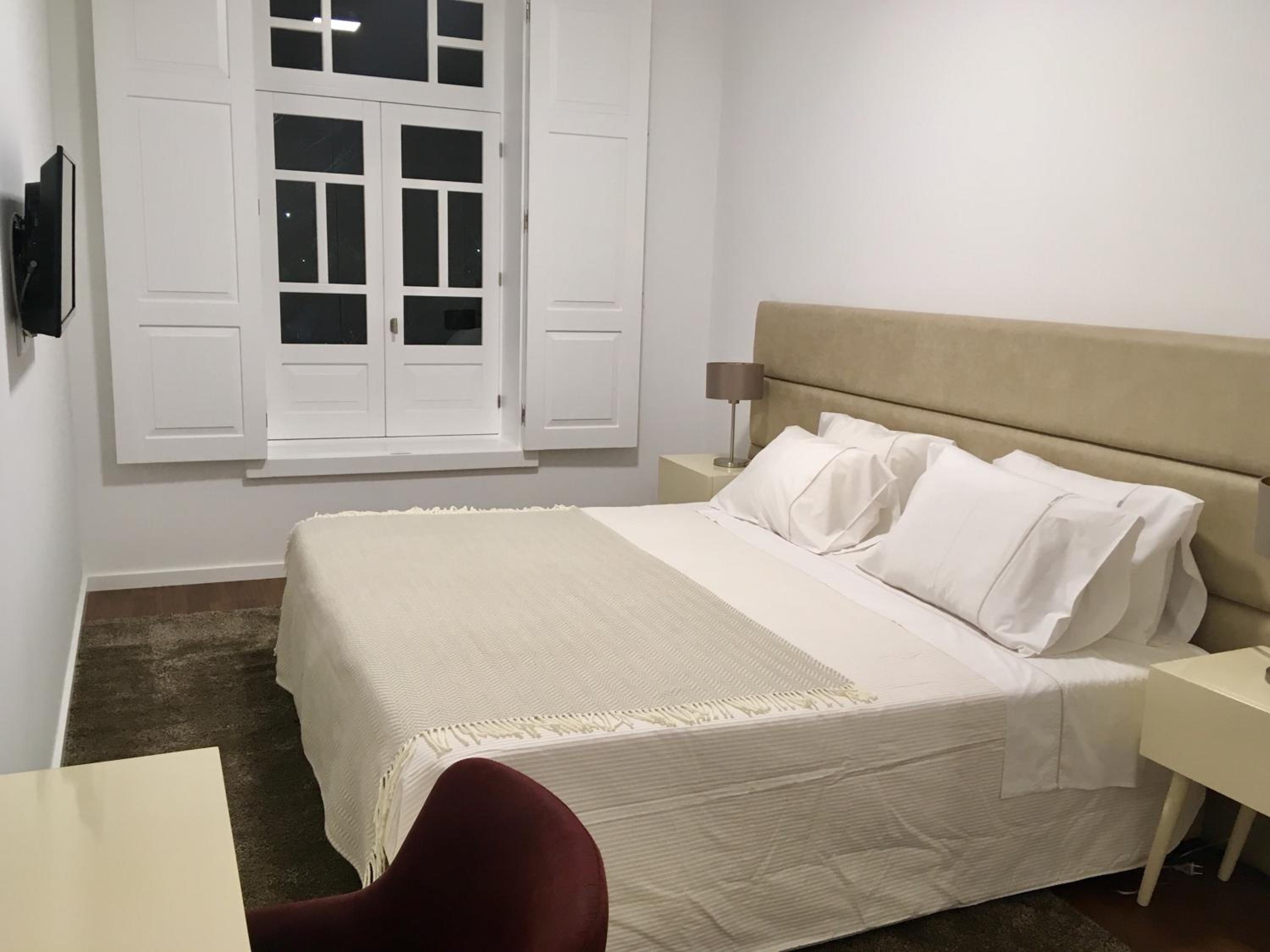 Three-Bedroom Apartment - Photo 2