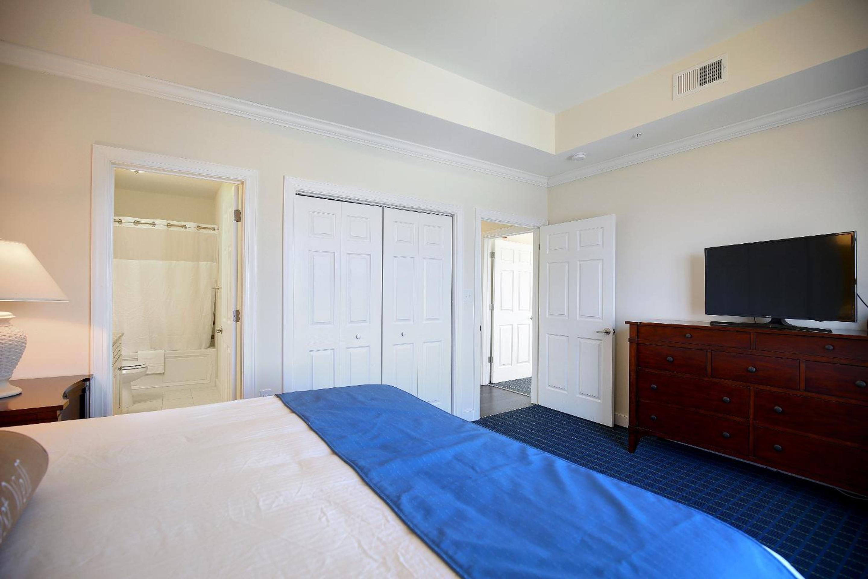 Two-Bedroom Suite photo 3