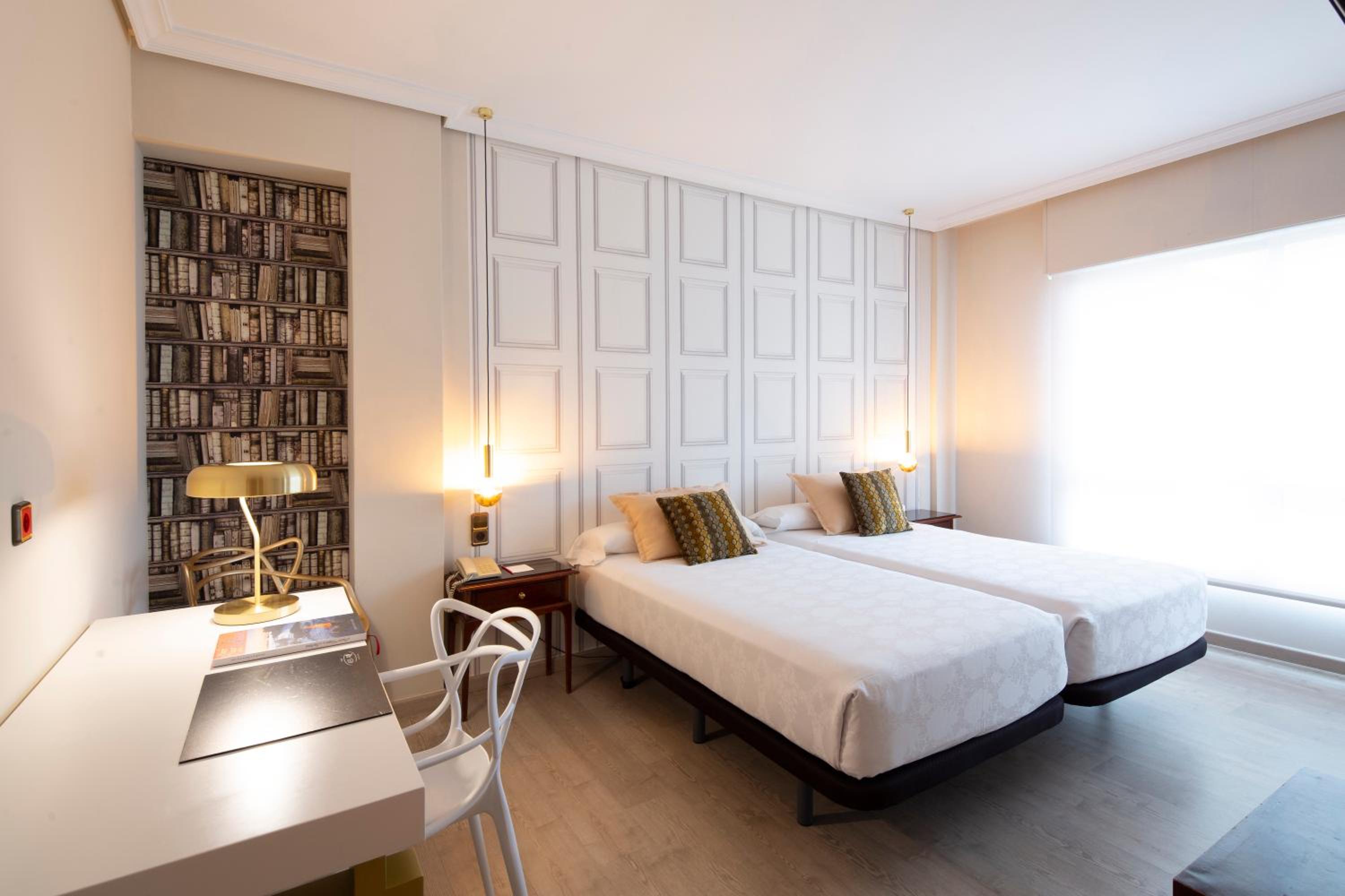 Double or Twin Room - Photo 1