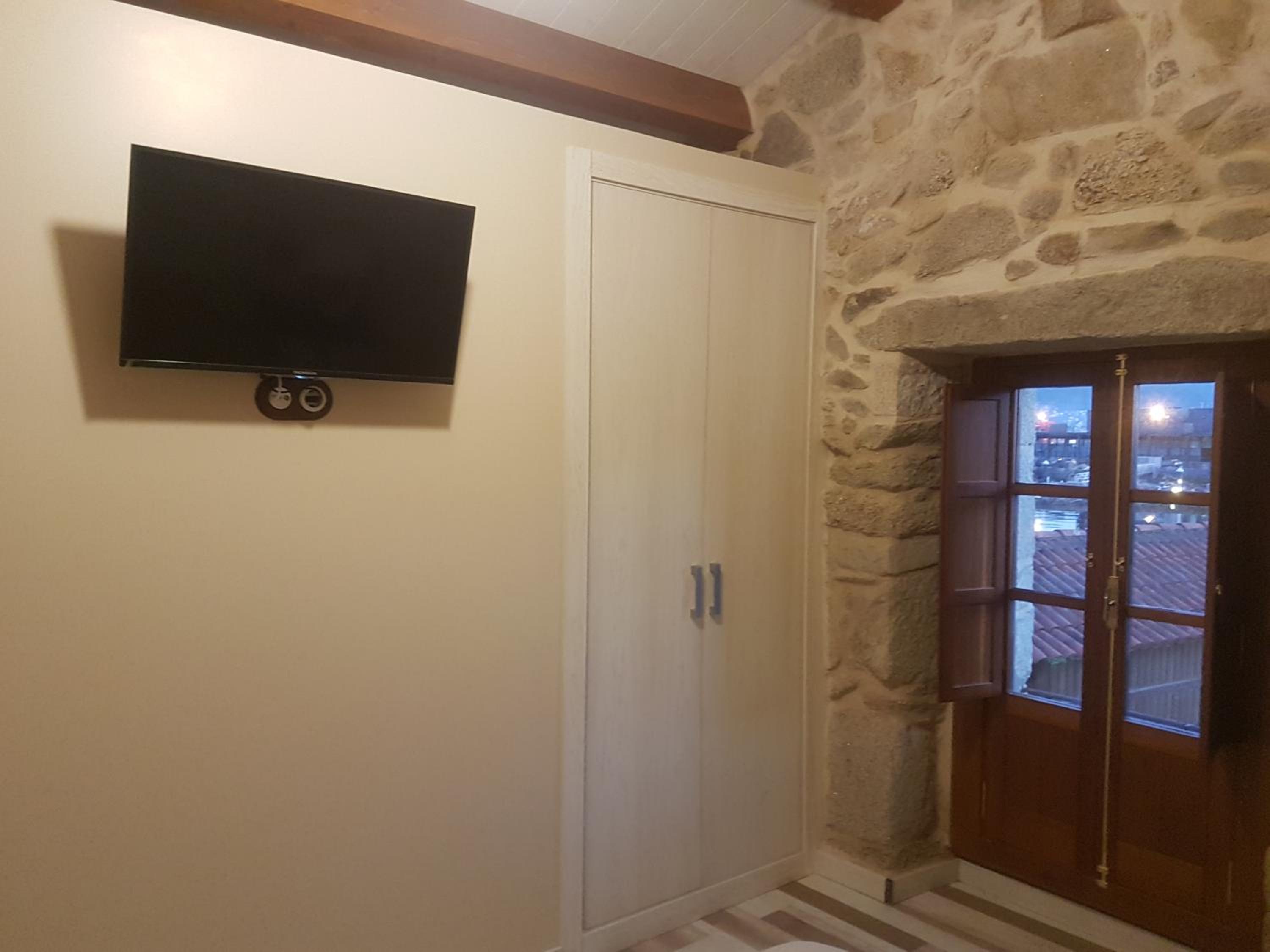 One-Bedroom Apartment - Photo 11