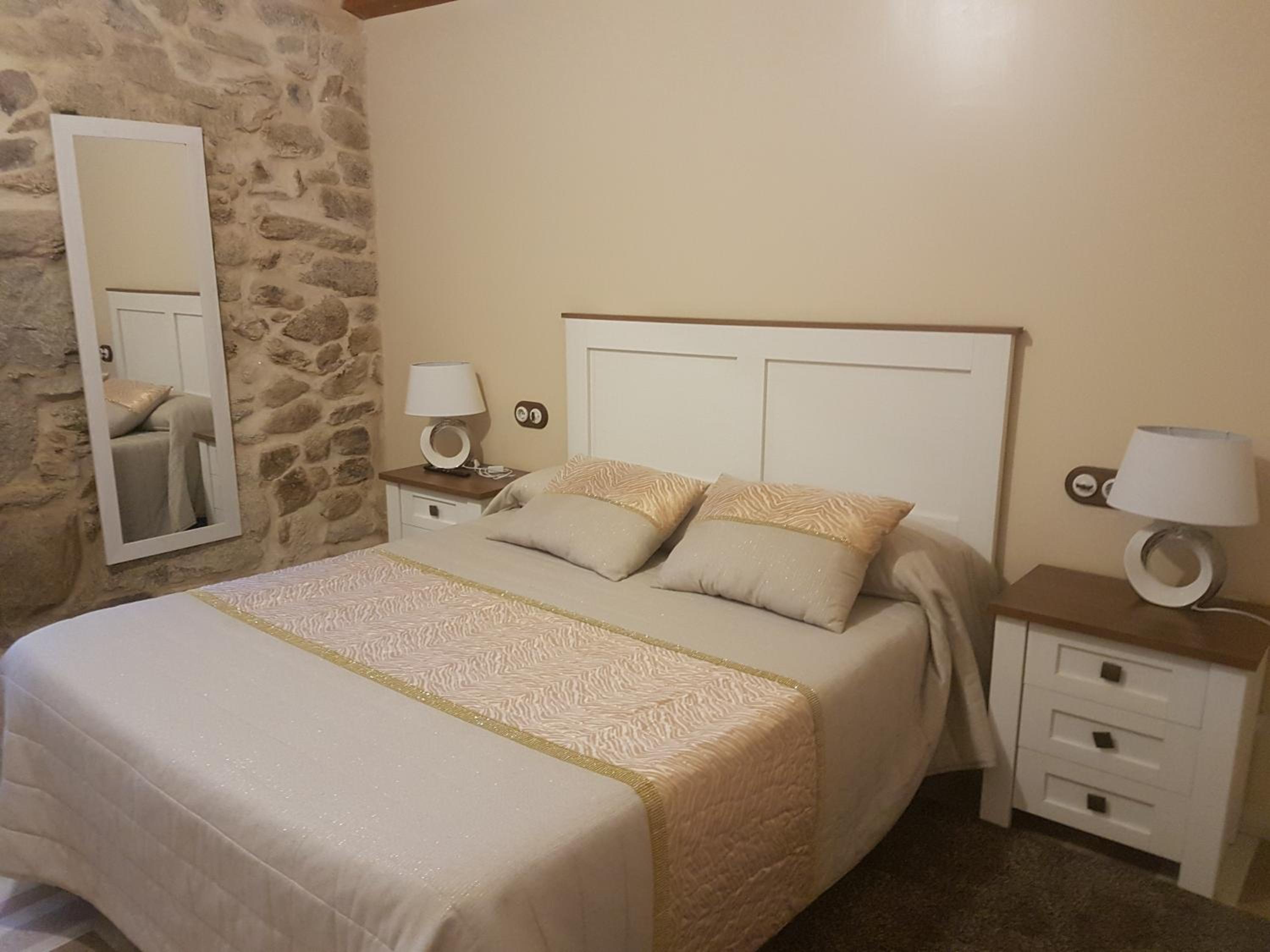 One-Bedroom Apartment - Photo 1