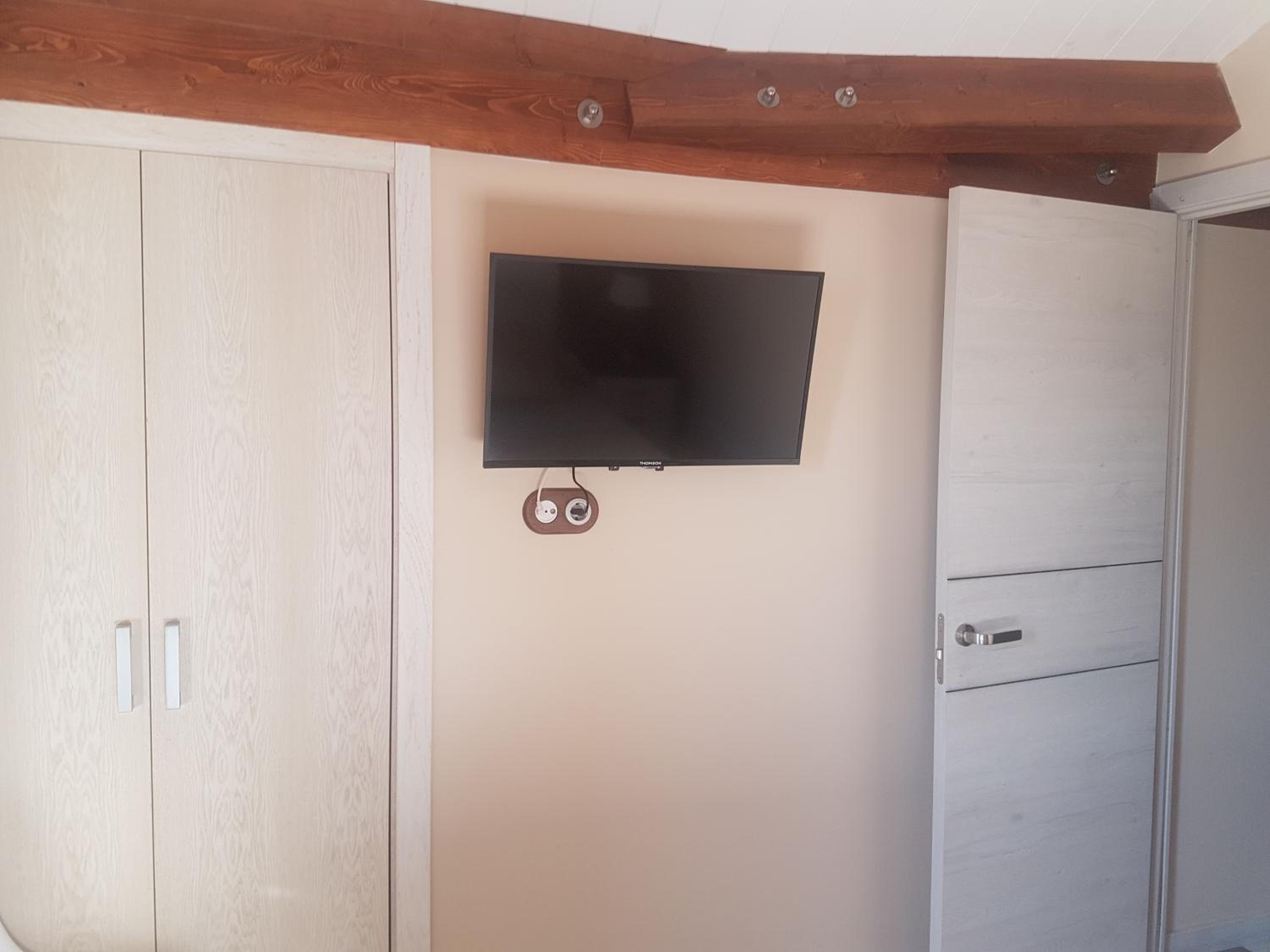 One-Bedroom Apartment - Photo 17