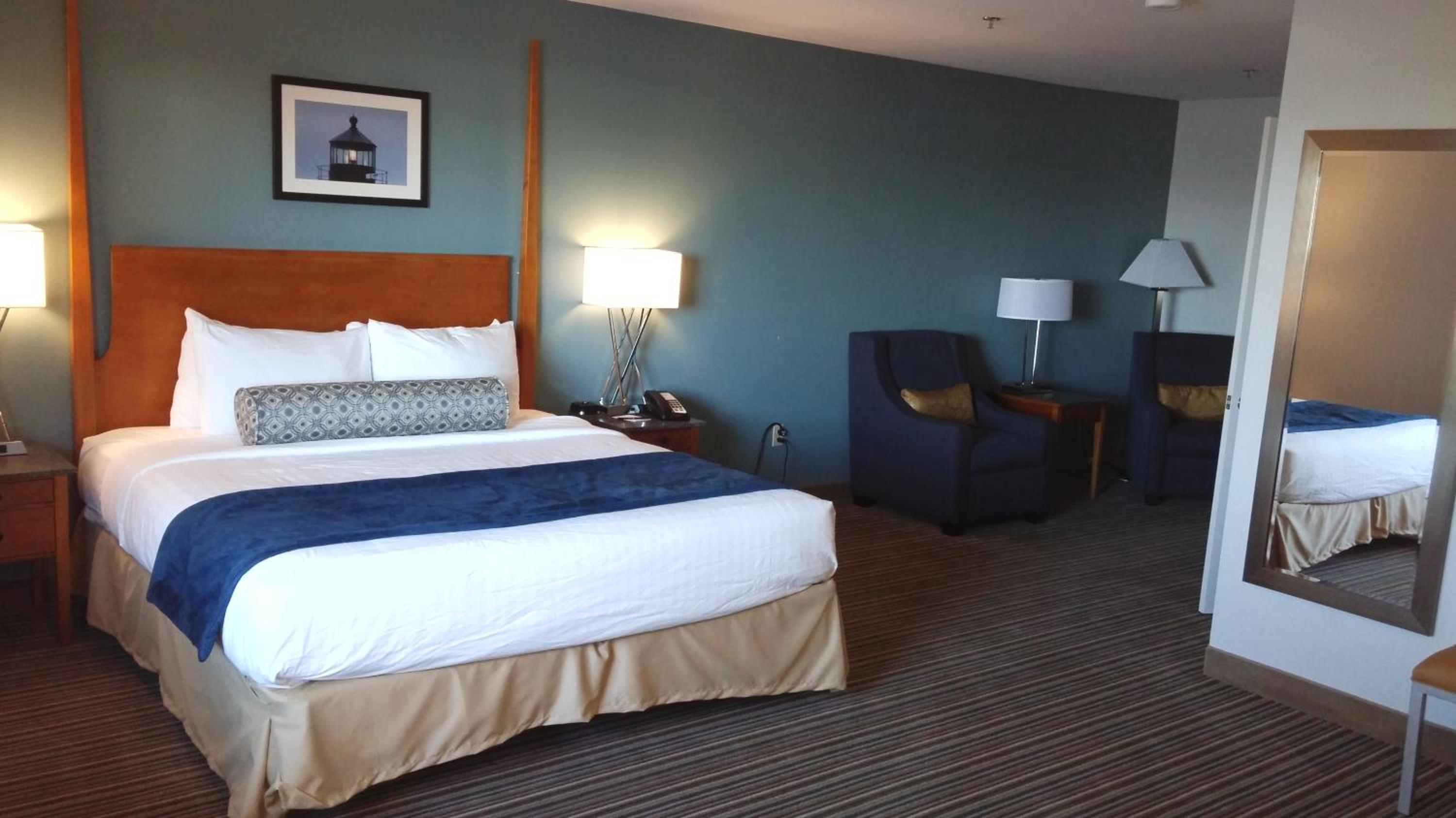 Basic King Room – Accessible photo 1