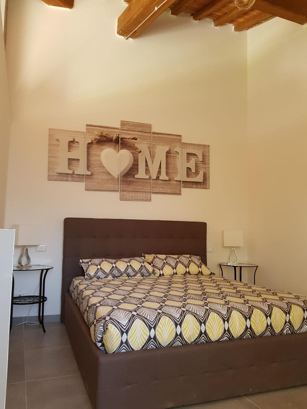 One-Bedroom House - Photo 25