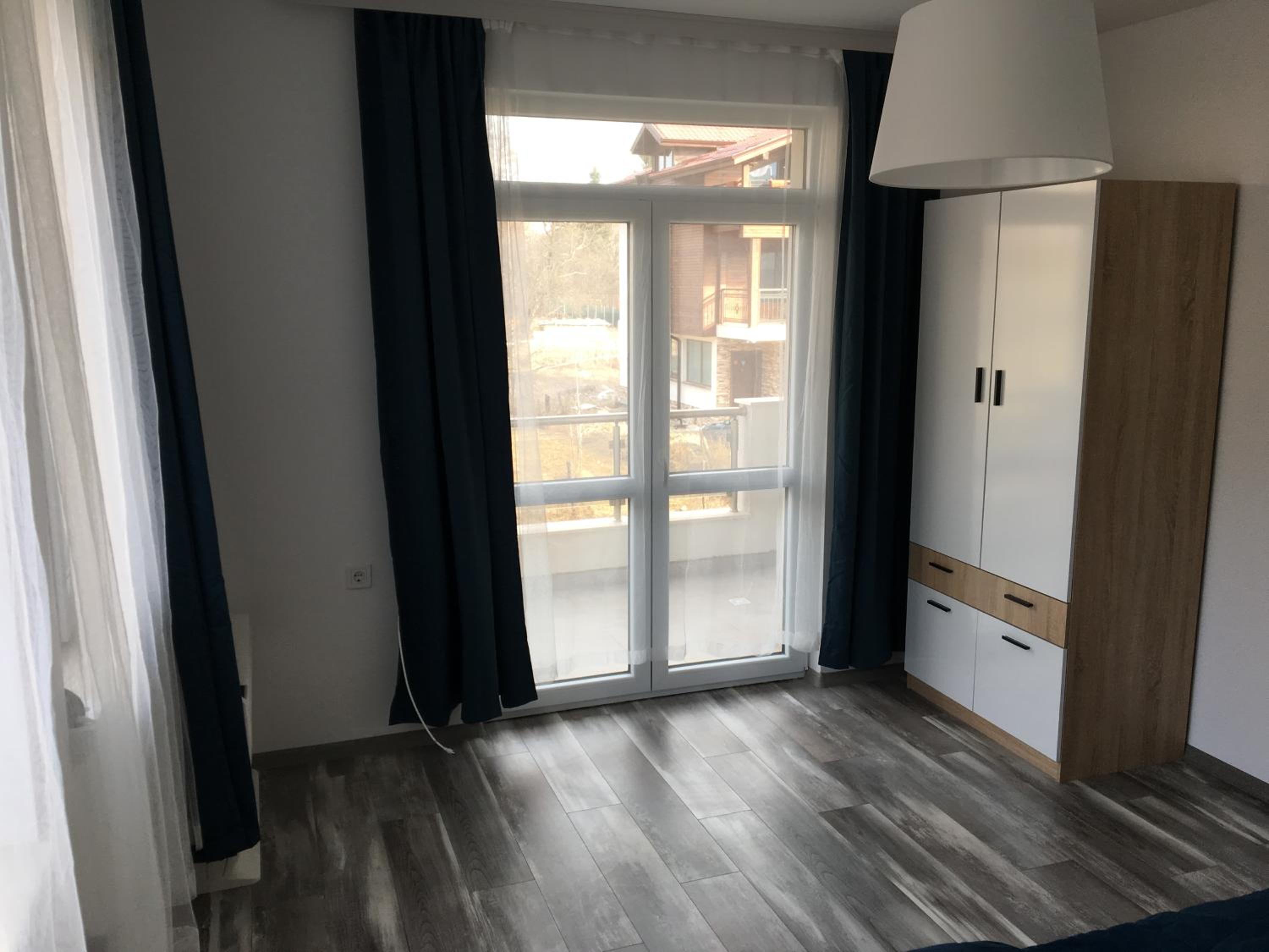 One-Bedroom Apartment photo 2