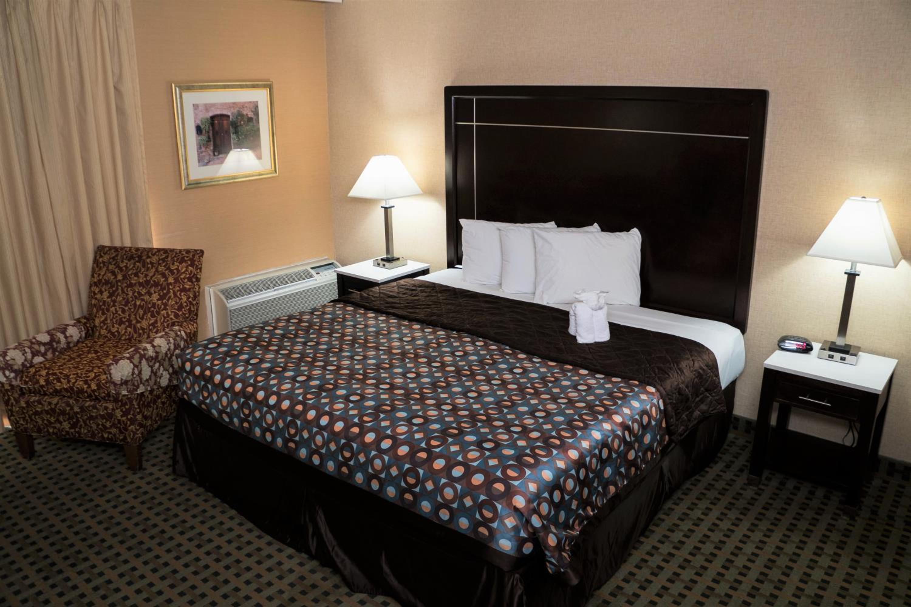 King Room - Non-Smoking - Photo 1