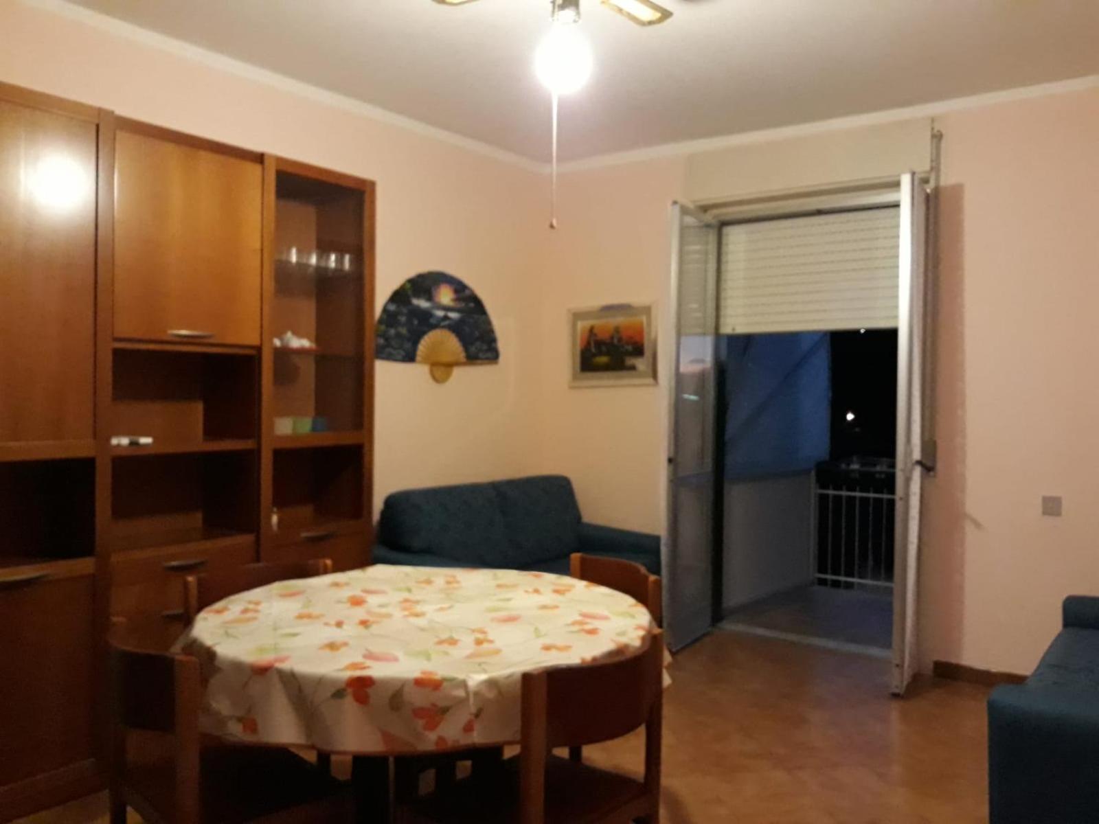 One-Bedroom Apartment - Photo 3