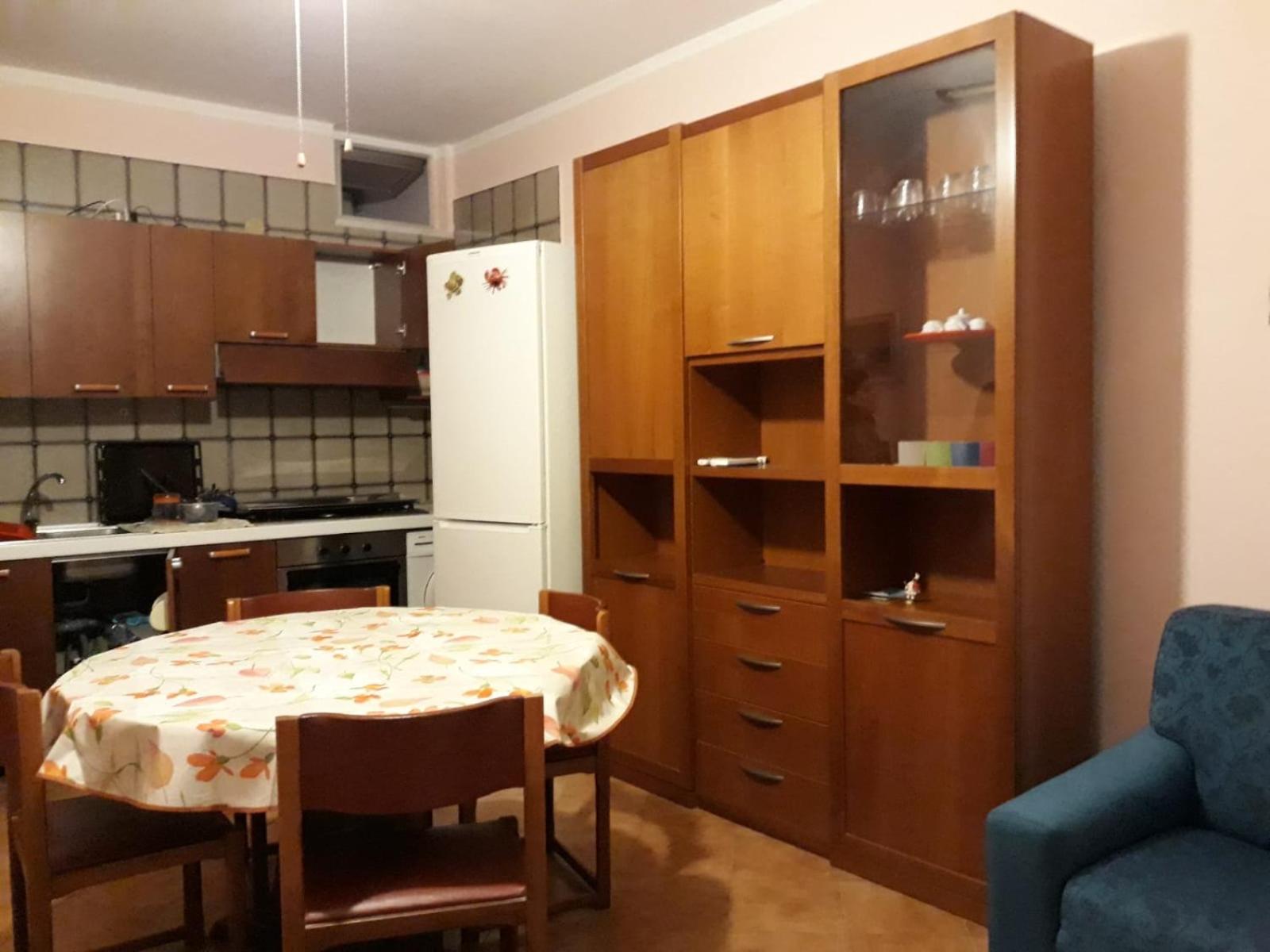 One-Bedroom Apartment - Photo 4