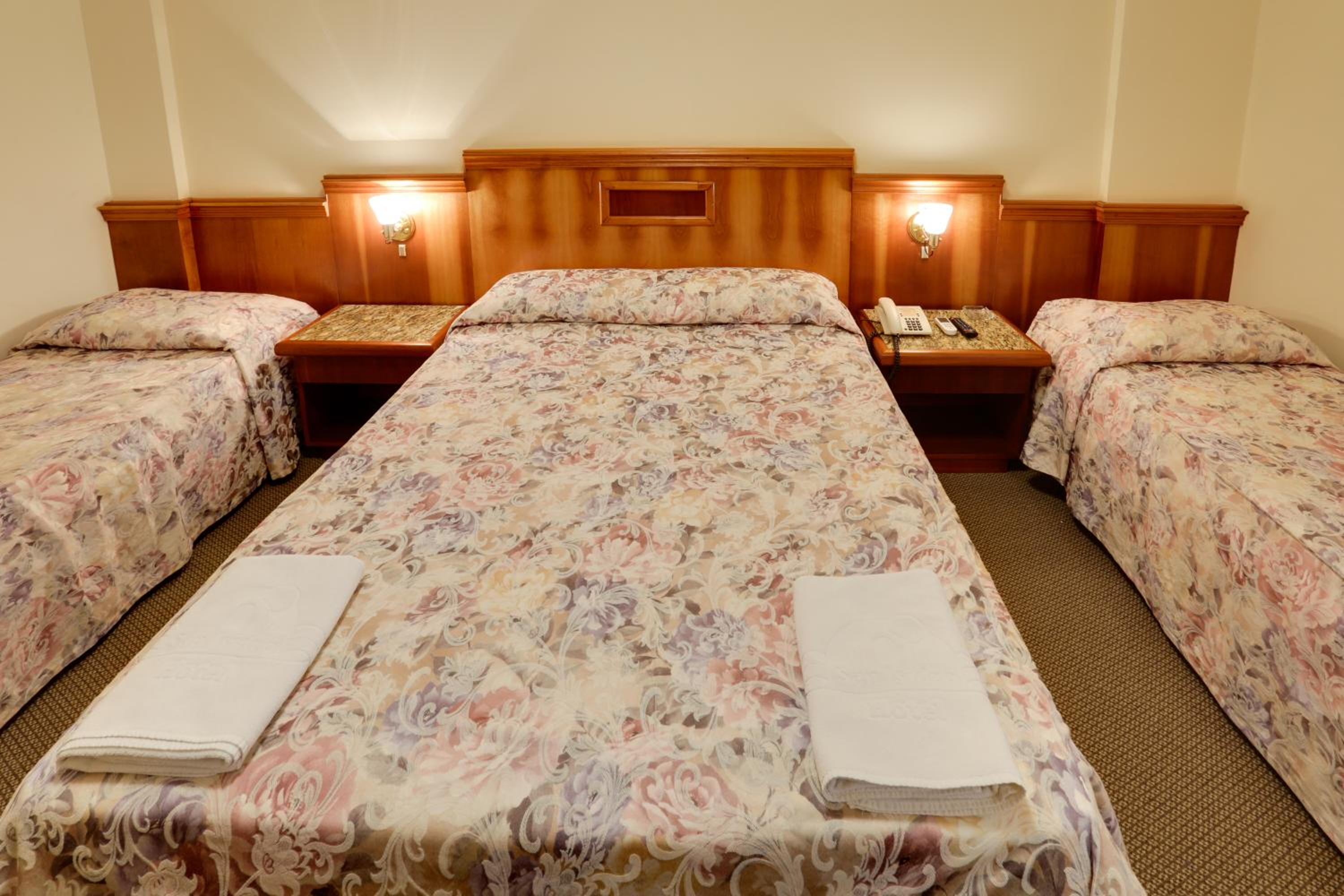Quadruple Room - Photo 2