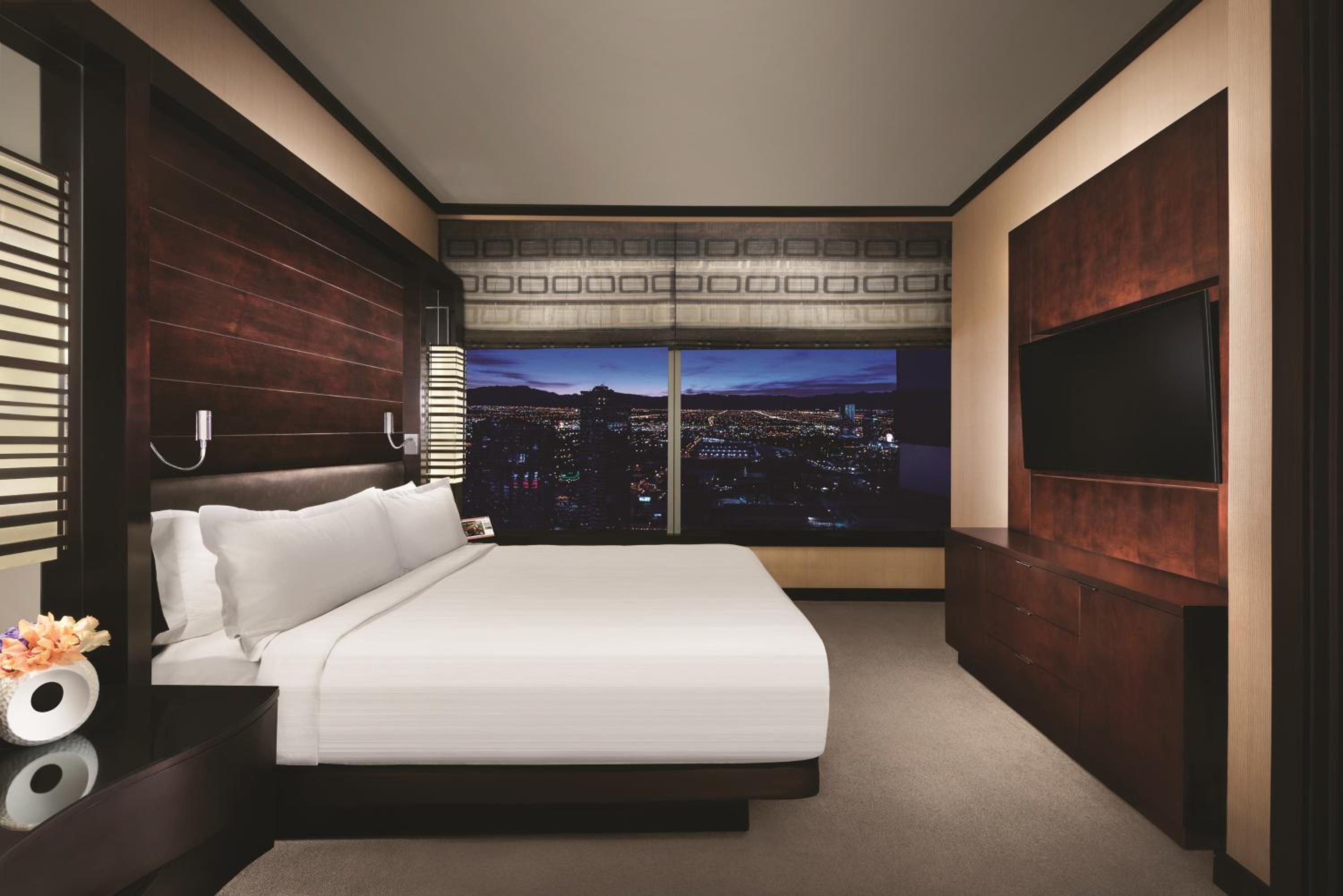 One Bedroom Penthouse Suite - Photo 1