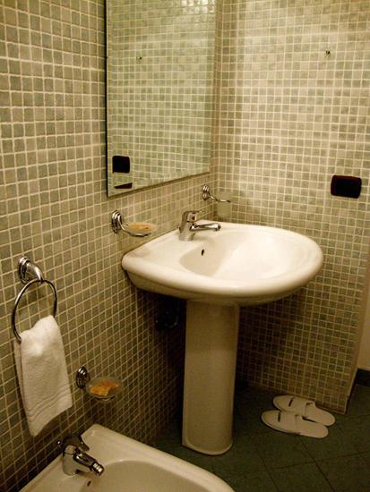 Double Room - Photo 13