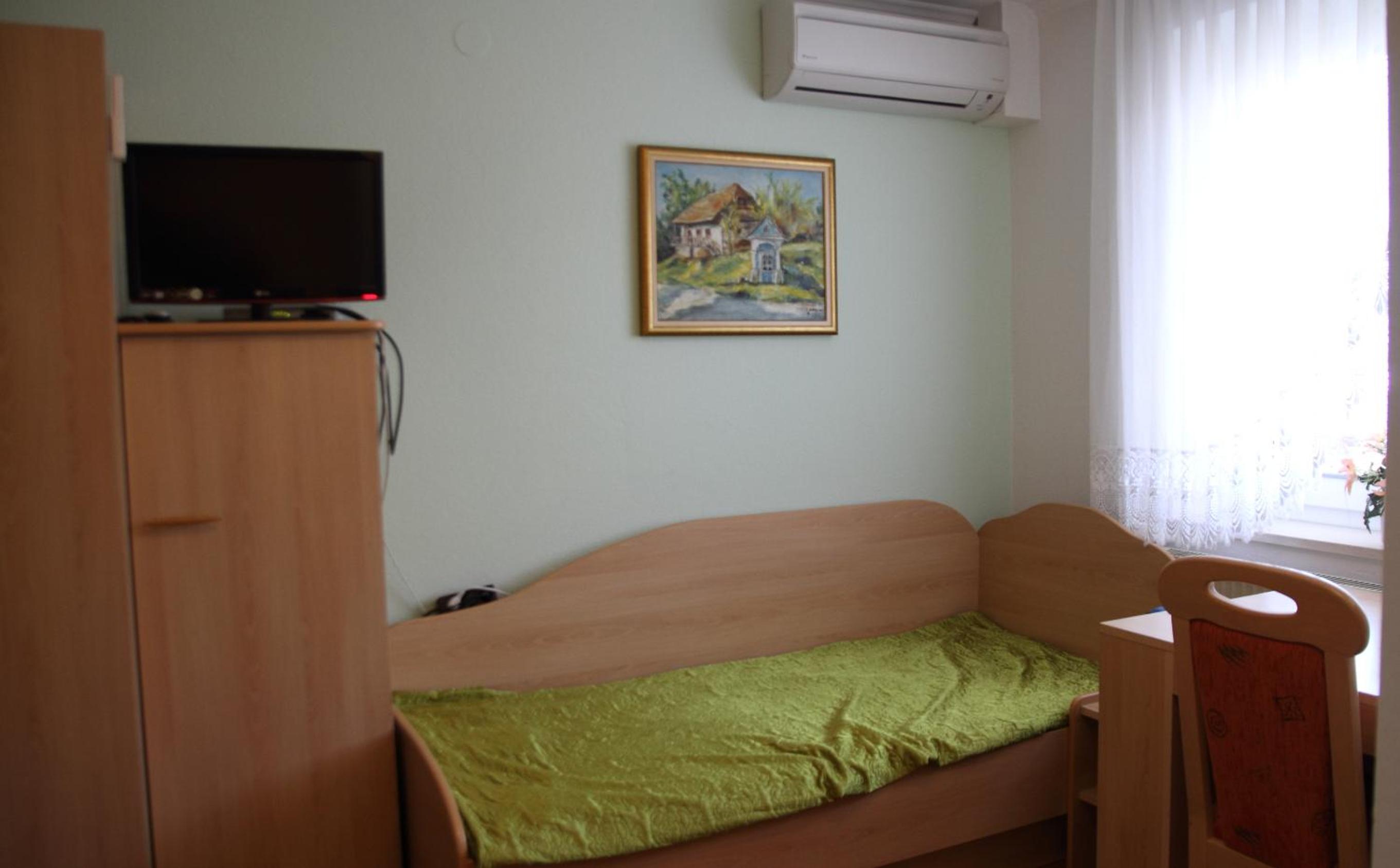 Small Double Room photo 1