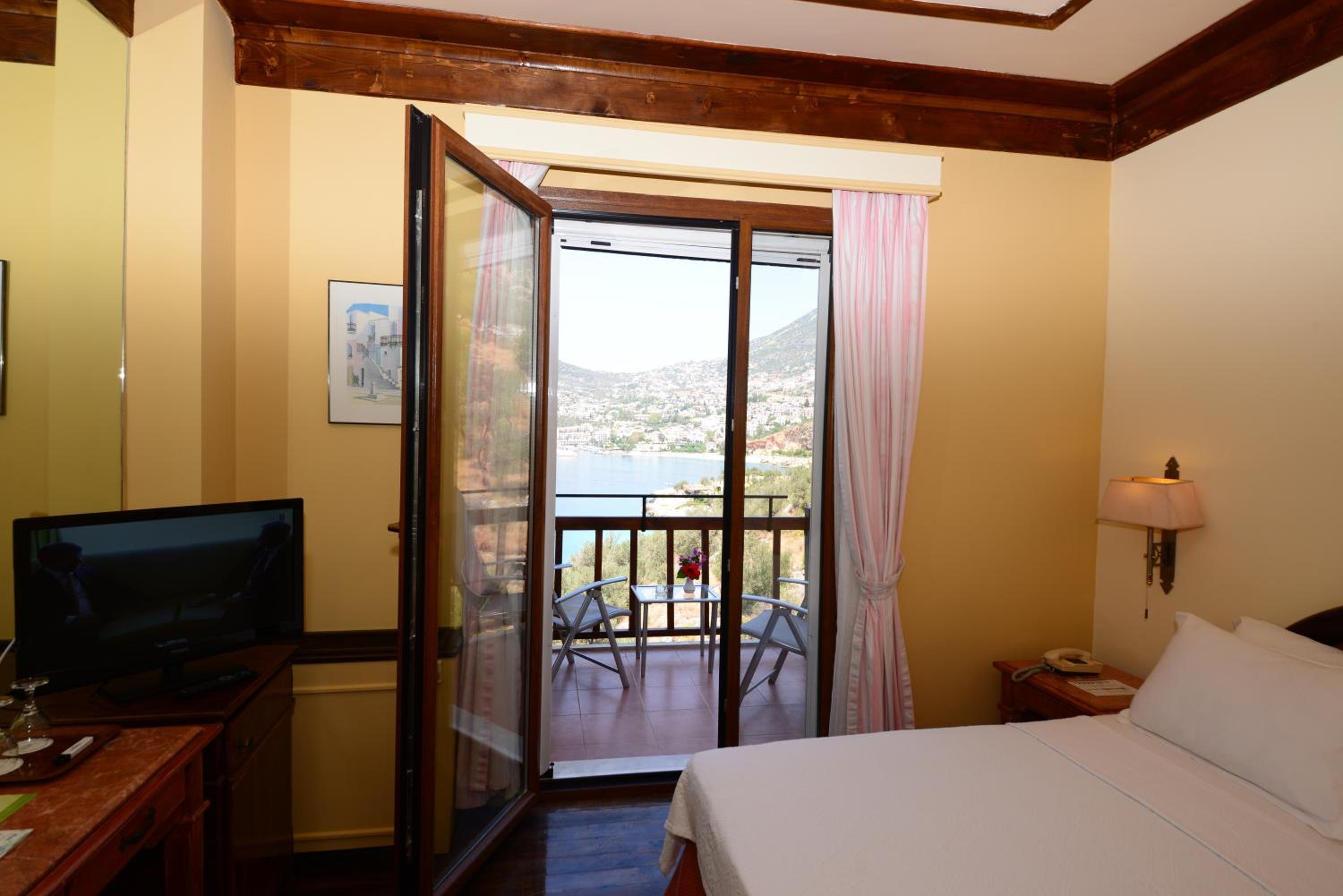 Double or Twin Room with Sea View photo 1