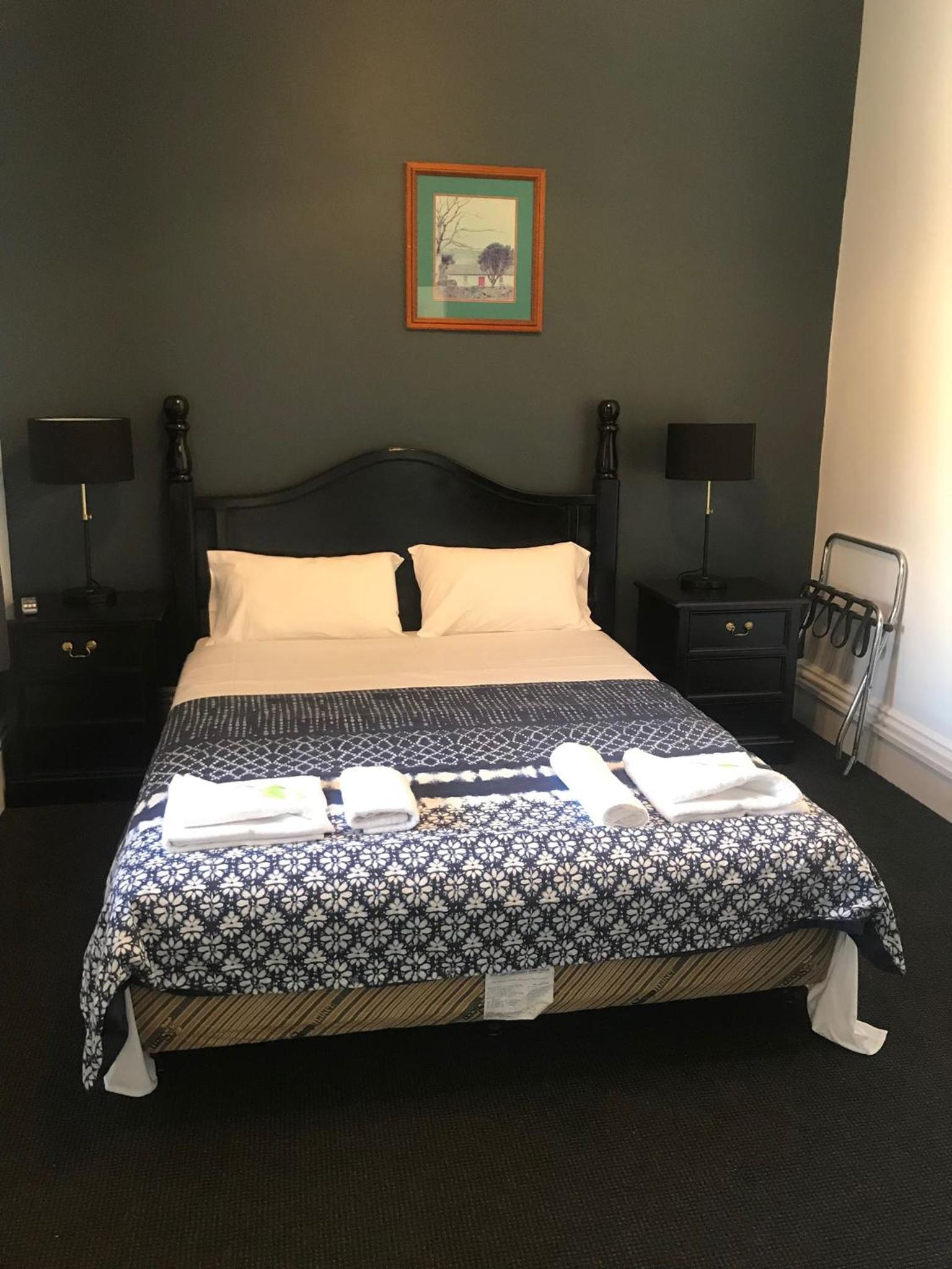 Double Room with Shared Bathroom photo 3