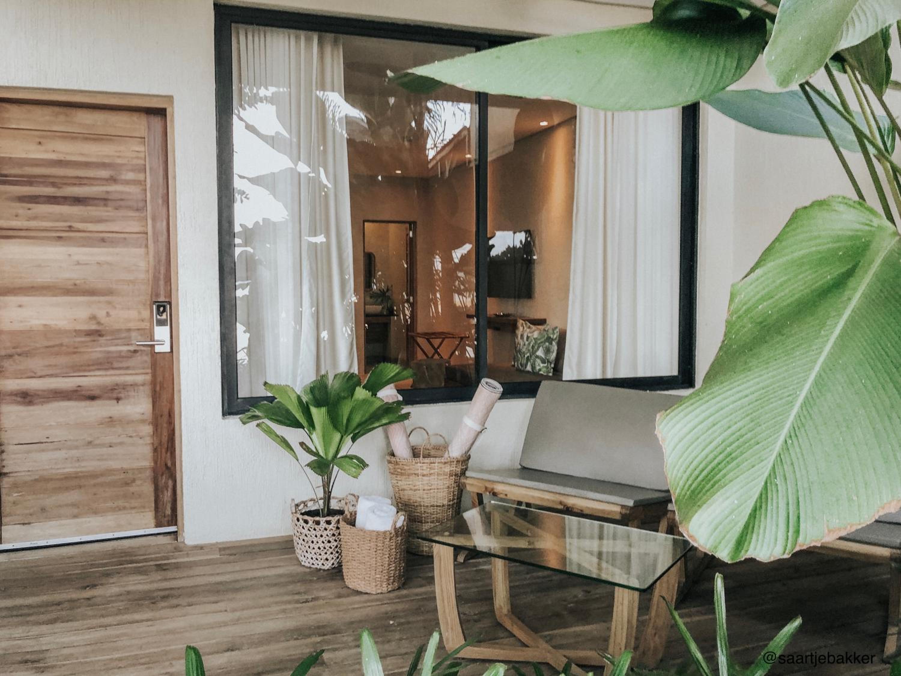 Suite with Pool View - Photo 6