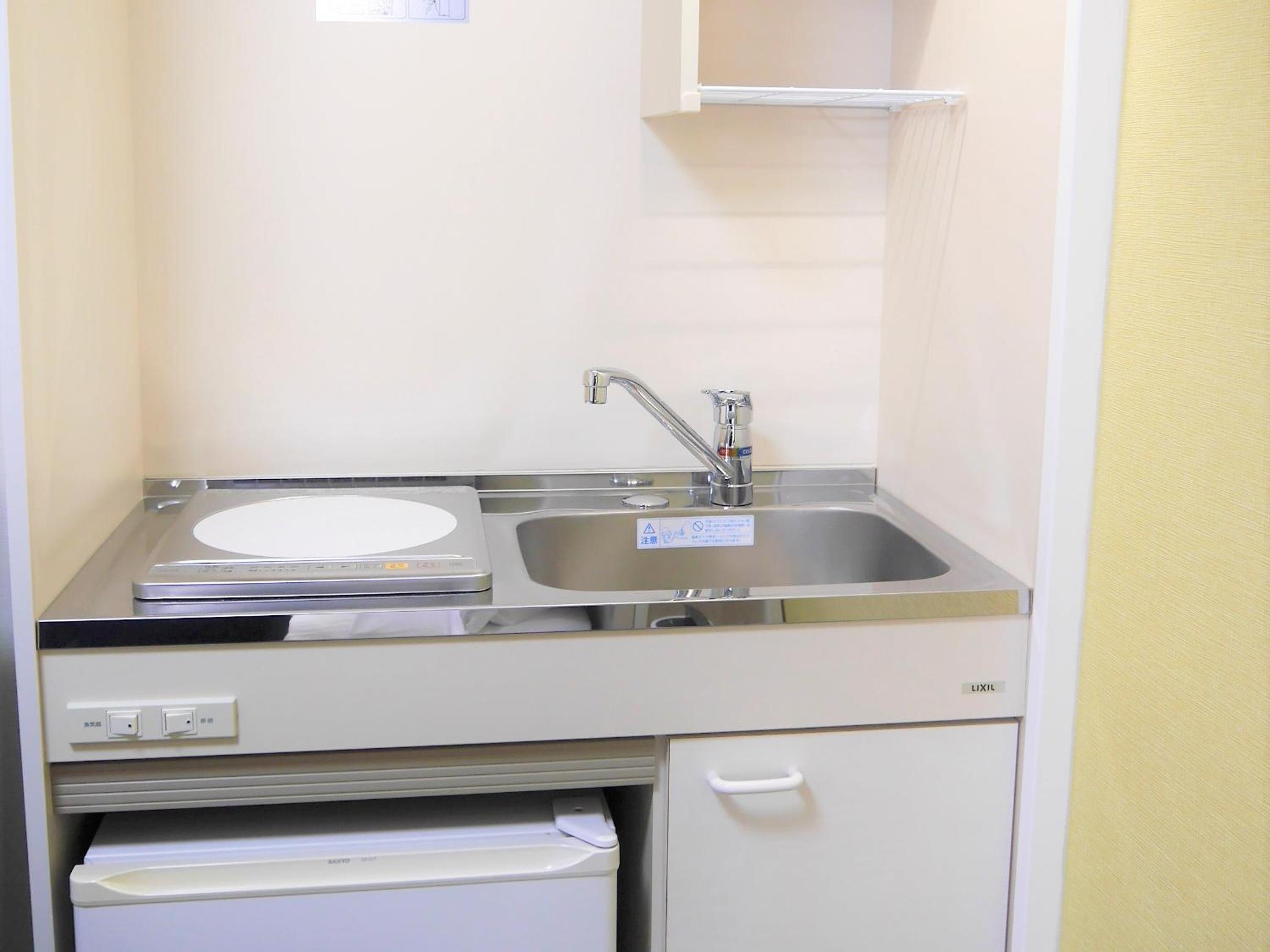 Economy Double Room - Smoking - House Keeping is Optional with Additional Cost photo 3