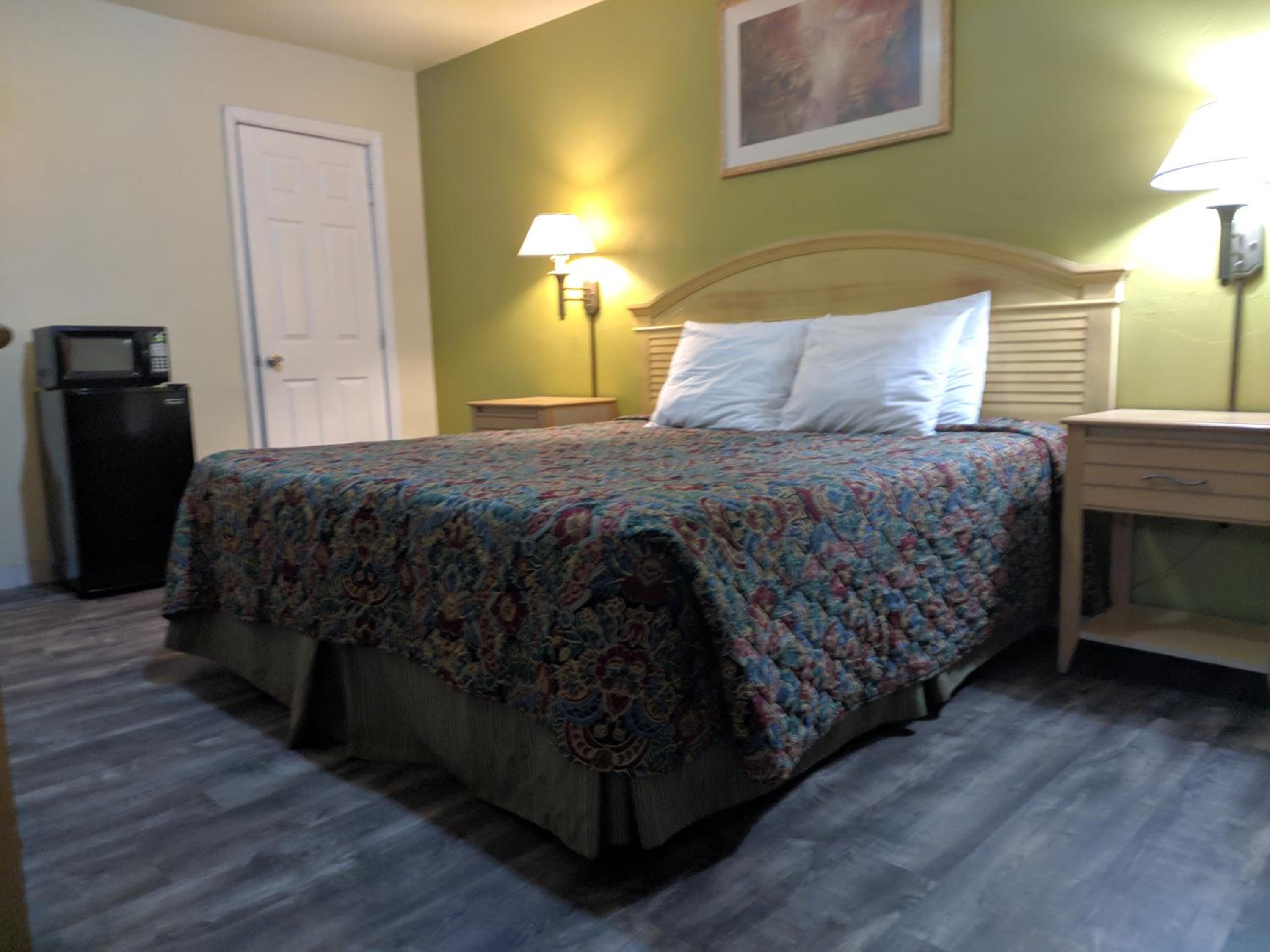 Standard King Room photo 2