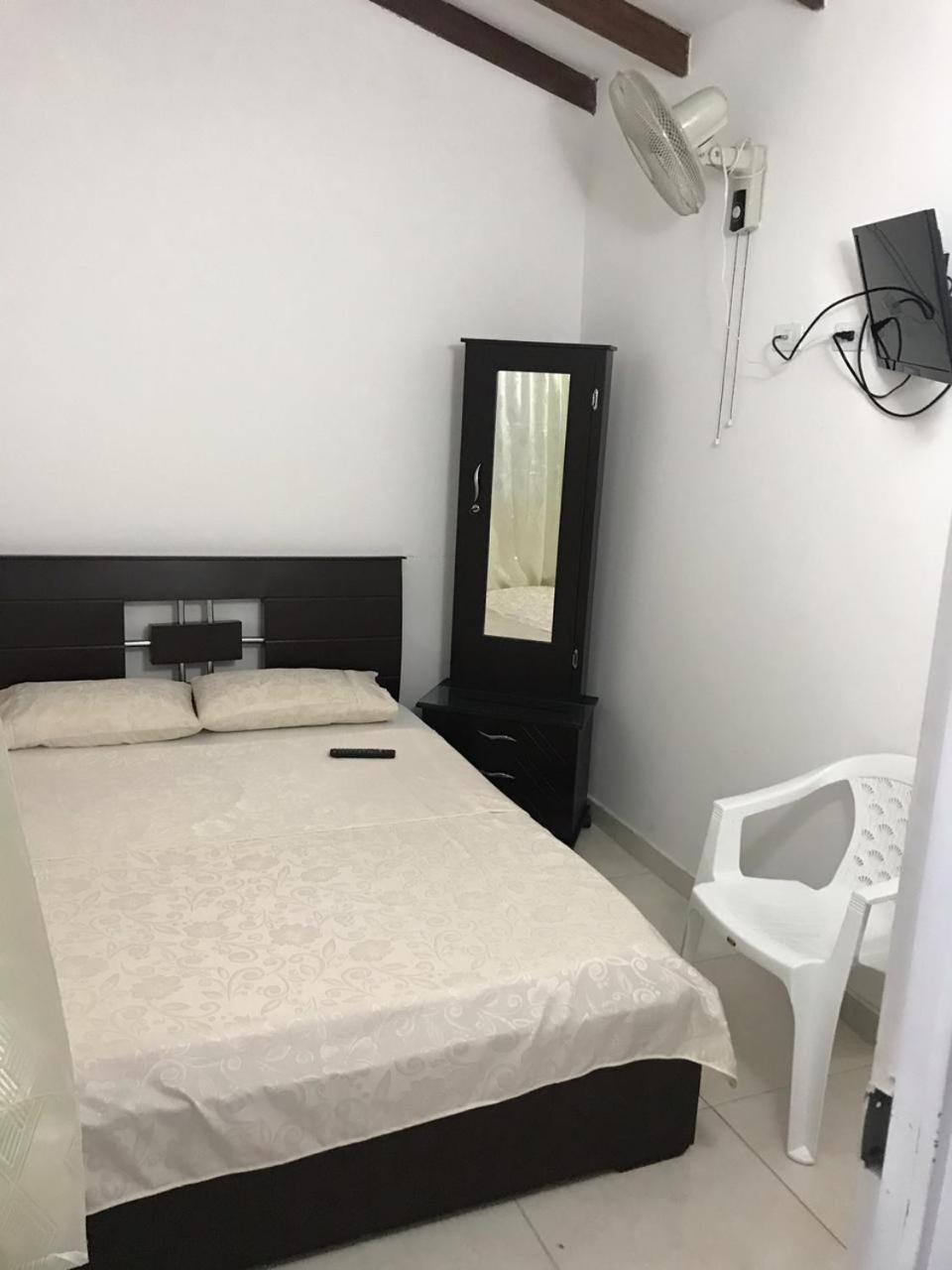 Single Room With Private Bathroom photo 1