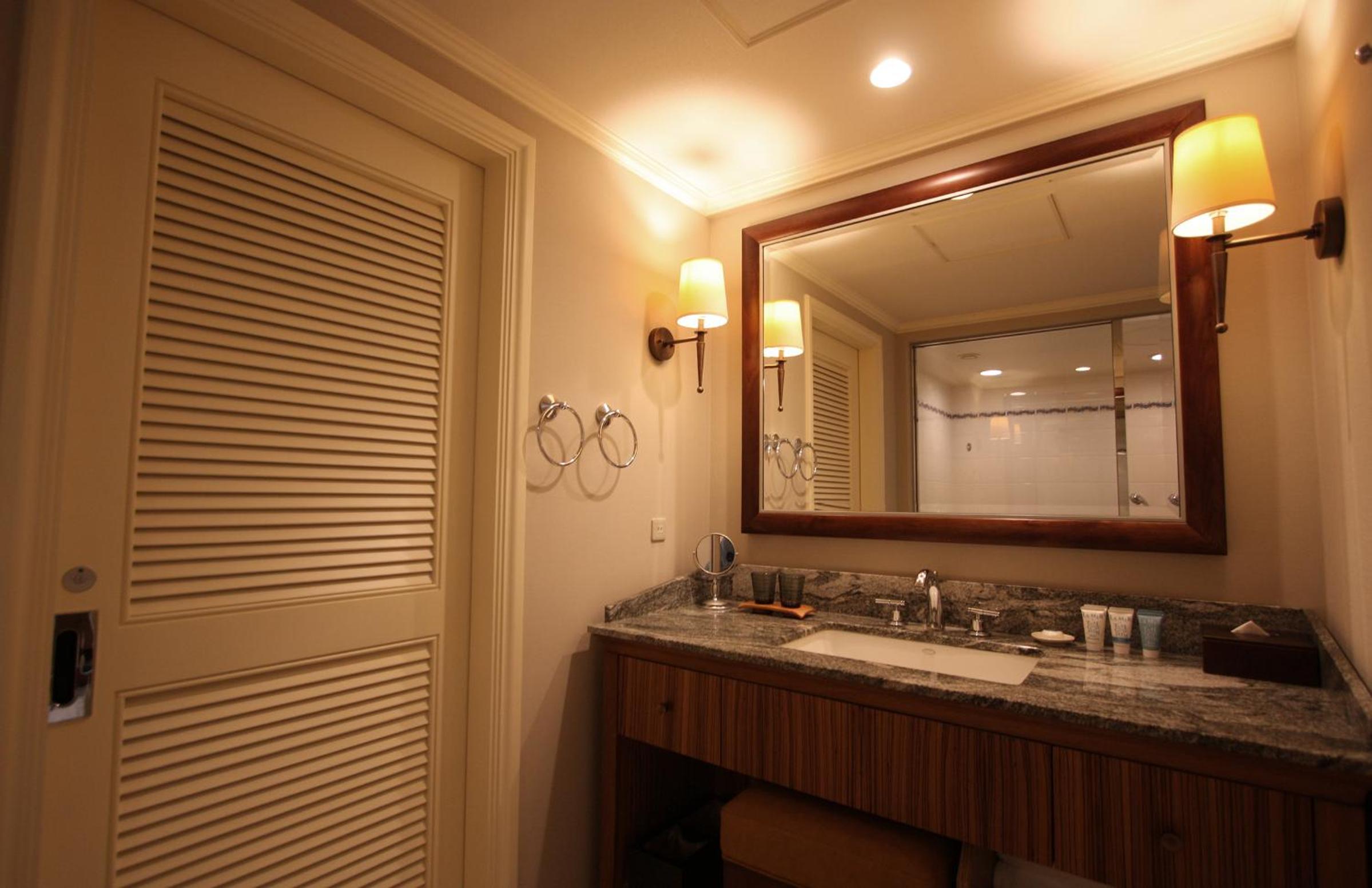 Top Floor Twin - Non-Smoking - Photo 6