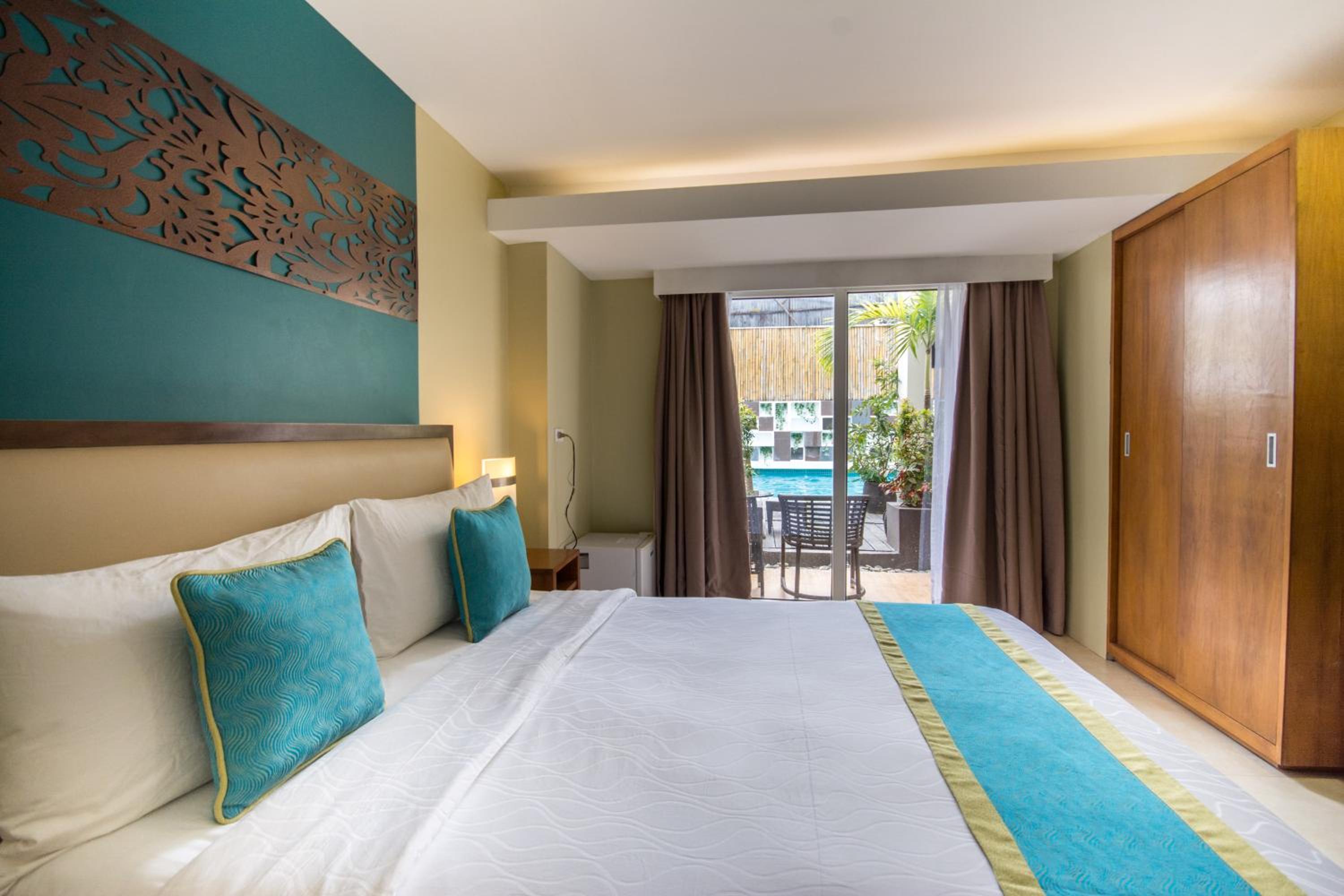Deluxe Double or Twin Room with Pool Access - Photo 1