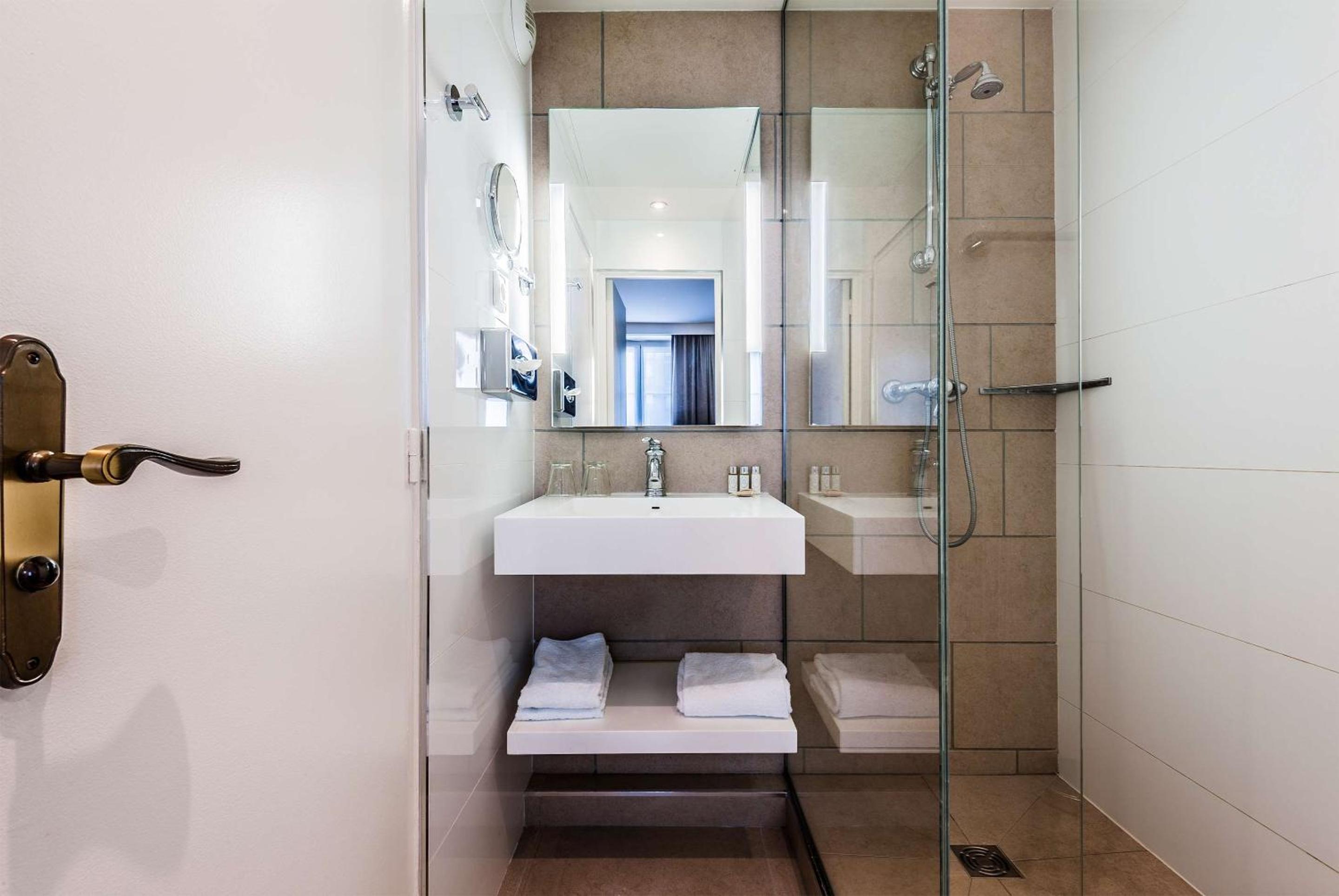 Superior Twin Room - Non-Smoking - Photo 8